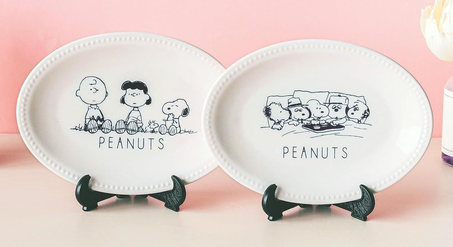 スヌーピーたちがお皿に