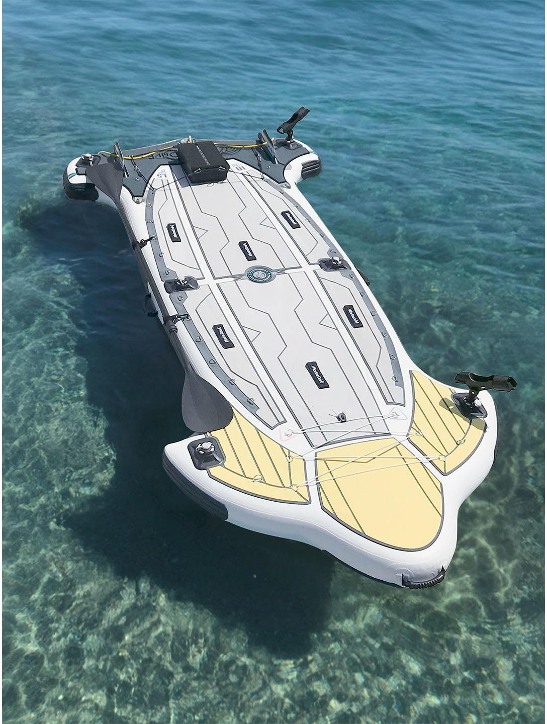 ボードのみのサイズは330×146×15cm、重さ約23kg