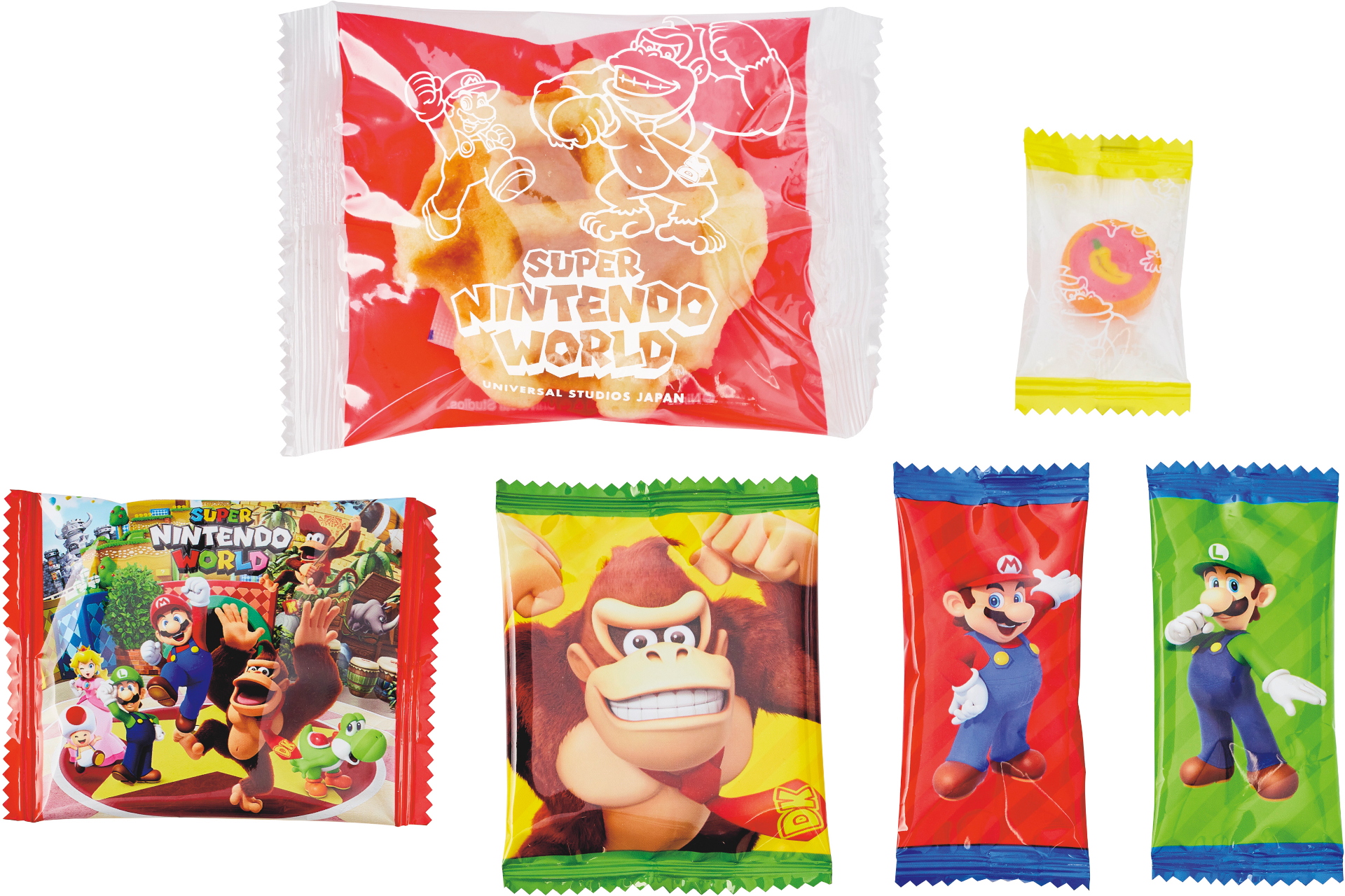 四角い缶の「アソートスウィーツ」。ワッフルやバナナ柄の金太郎飴などいろいろなお菓子が入って豪華