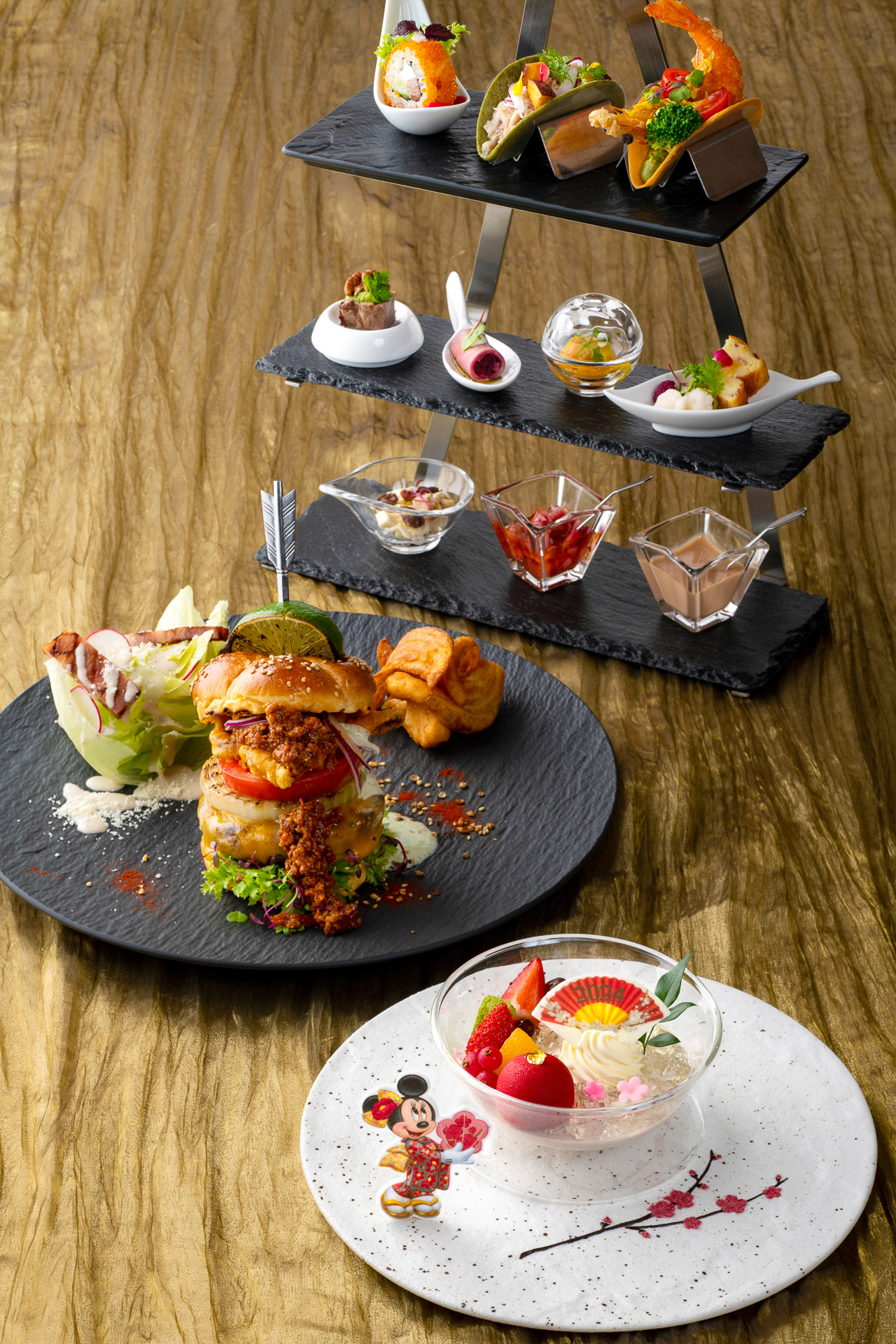 「エンパイア・グリル」の「イヤーエンド＆ニューイヤー エンパイア・グリル・ランチ」（6500円）