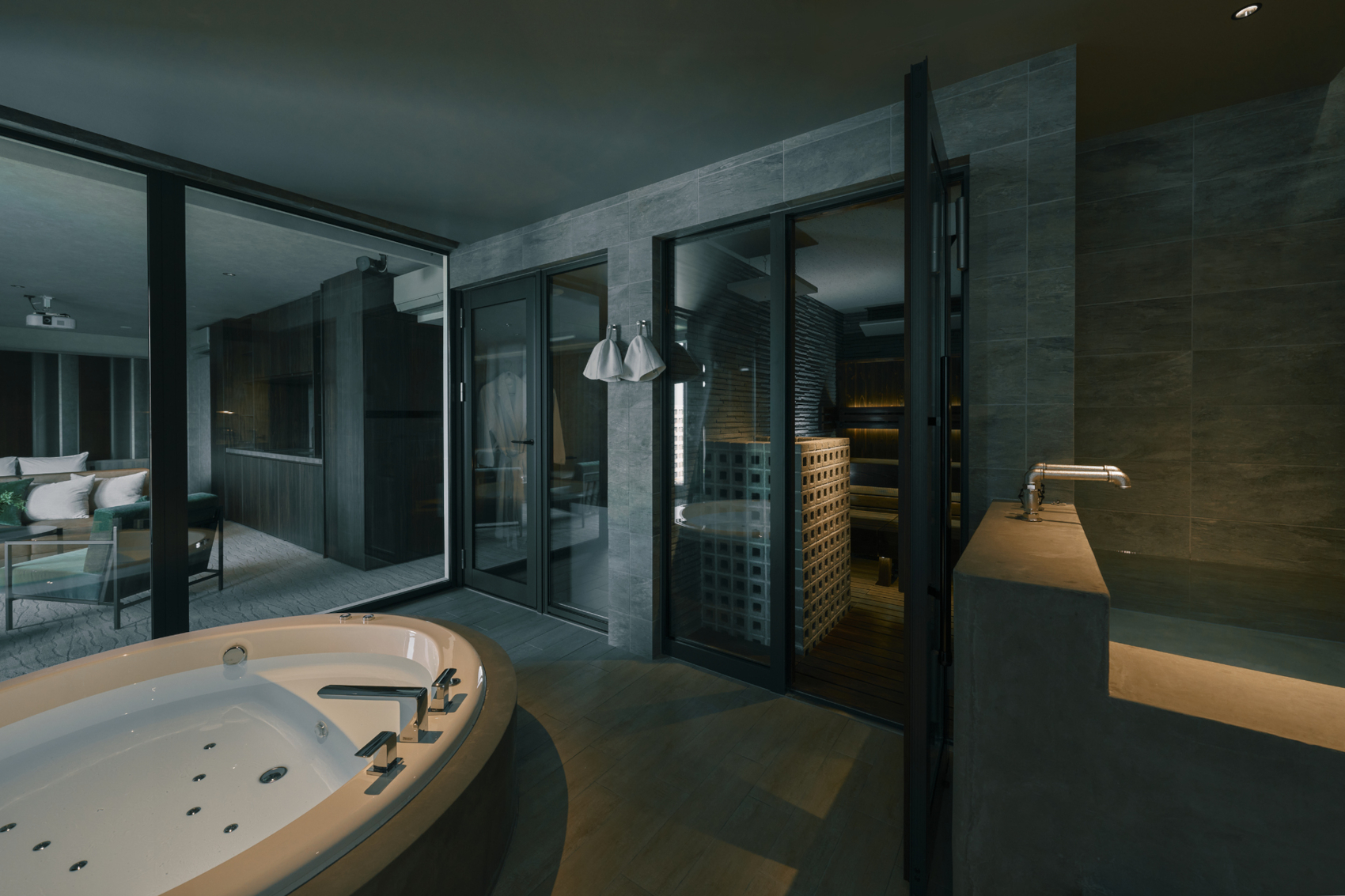 サウナスイート ルーフトップアクセス（82.8m<span class="em sup">2</span>）