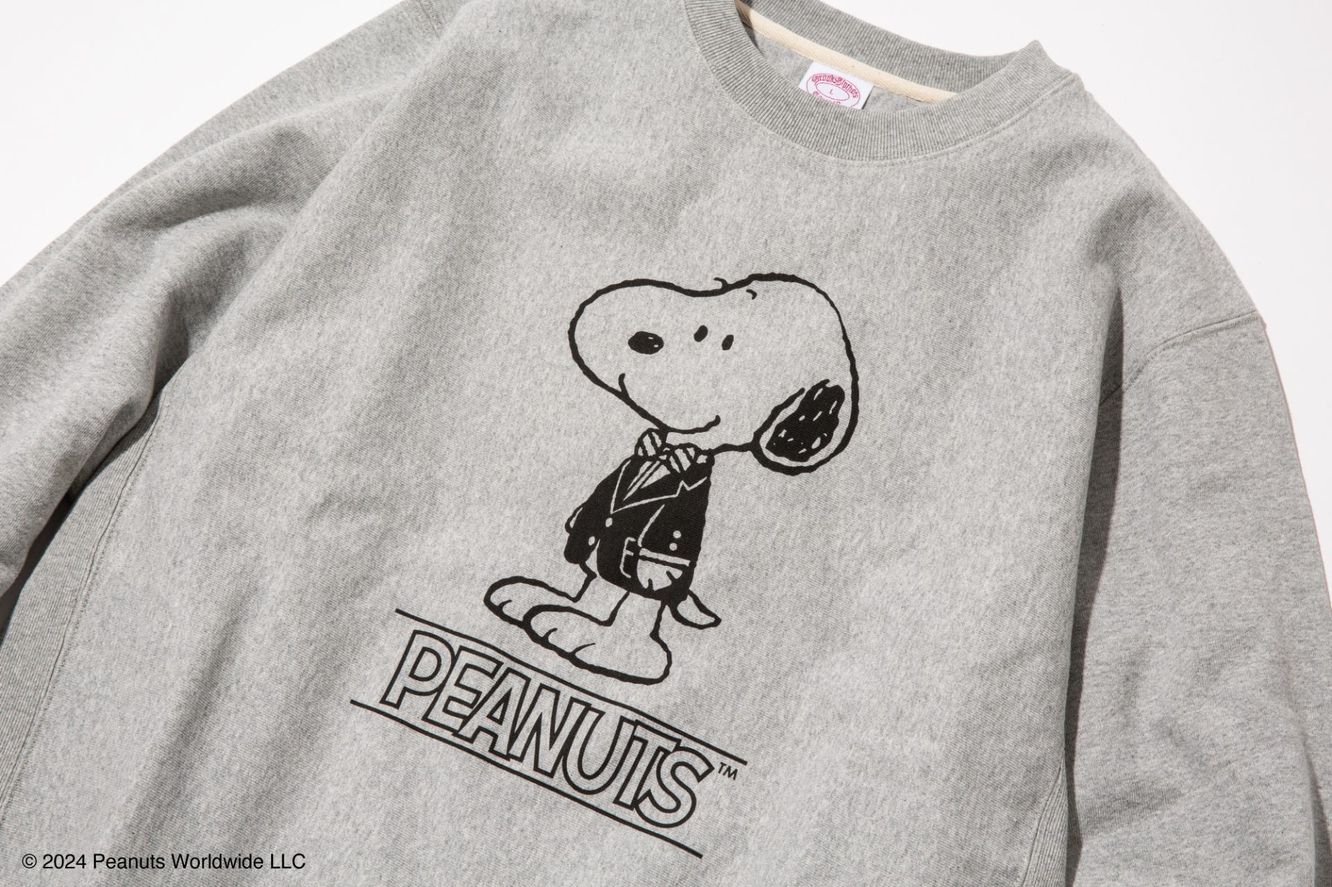 「ブルックス ブラザーズ×PEANUTS スウェットシャツ」。H.Grey、Greenの2色展開
