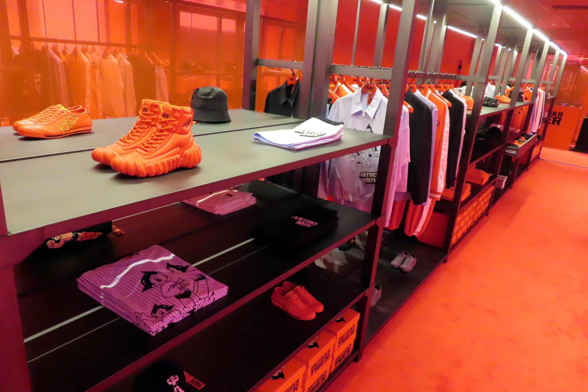 鉄腕アトムとコラボしたオニツカタイガーの銀座POP-UP STORE