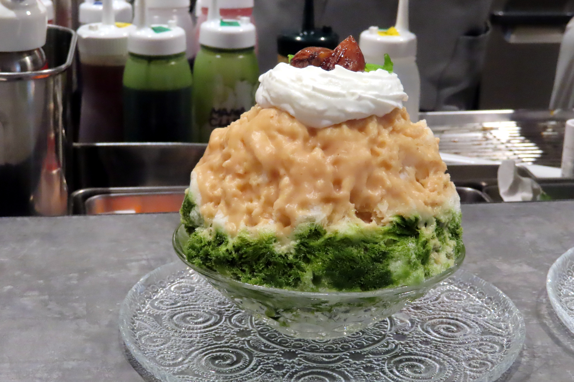 「ほうせき箱」とコラボしたオリジナルのかき氷