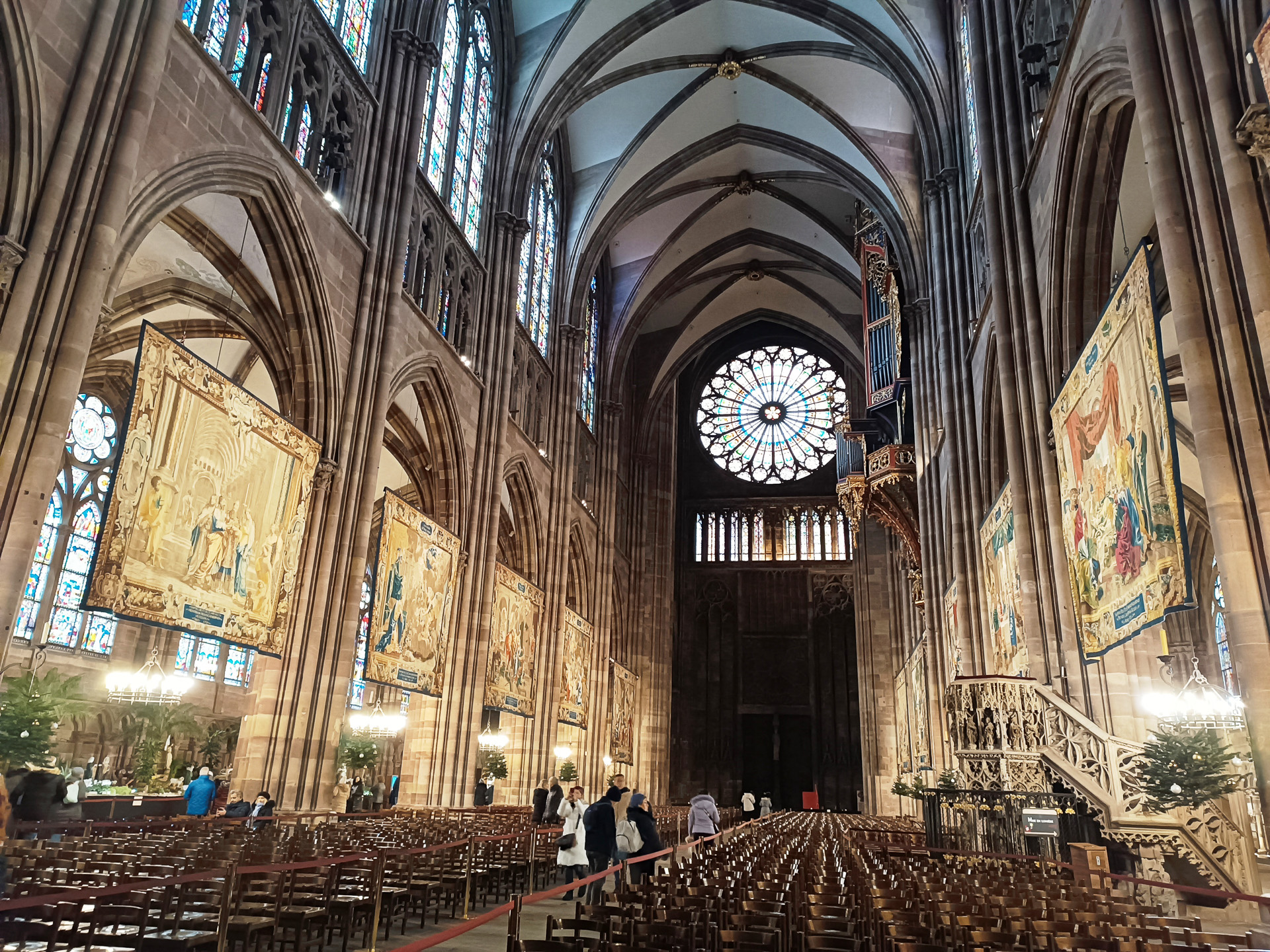 大聖堂もクリスマス仕様