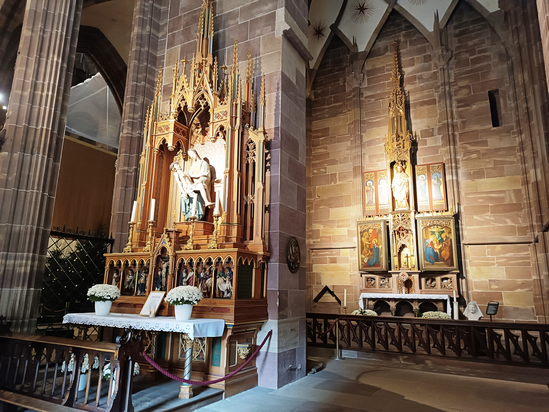 大聖堂もクリスマス仕様