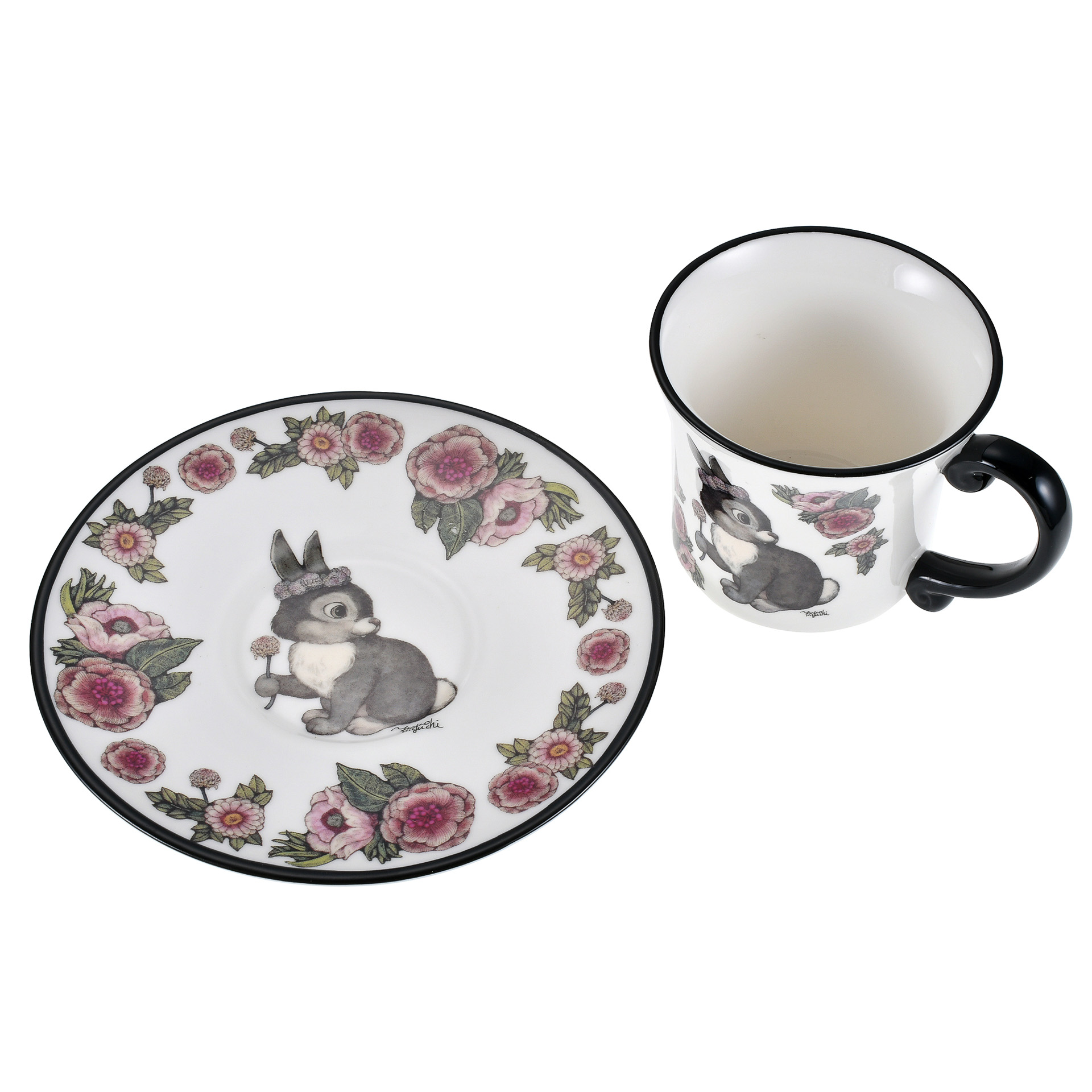 繊細さにダークさもプラスされたデザインだ