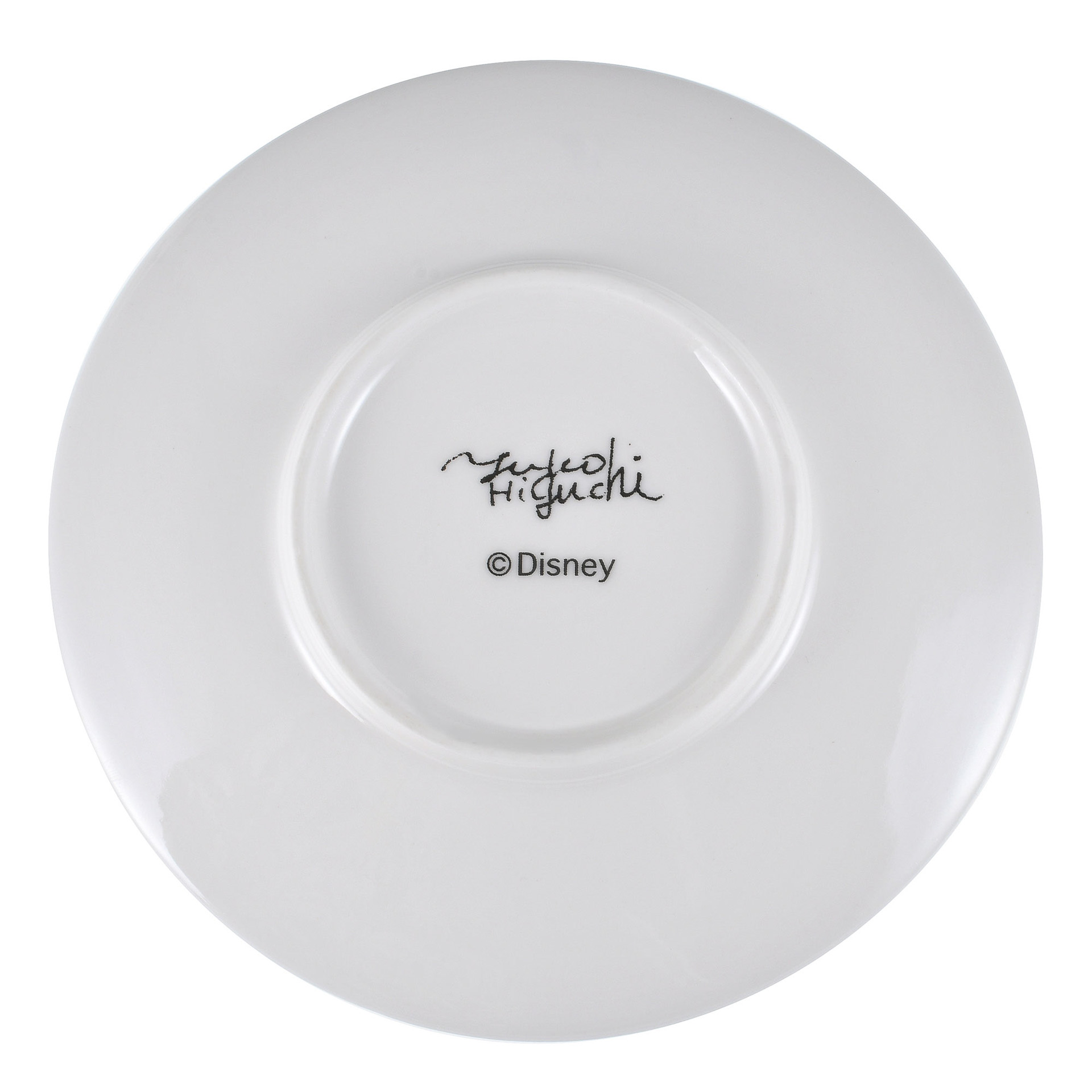 繊細さにダークさもプラスされたデザインだ