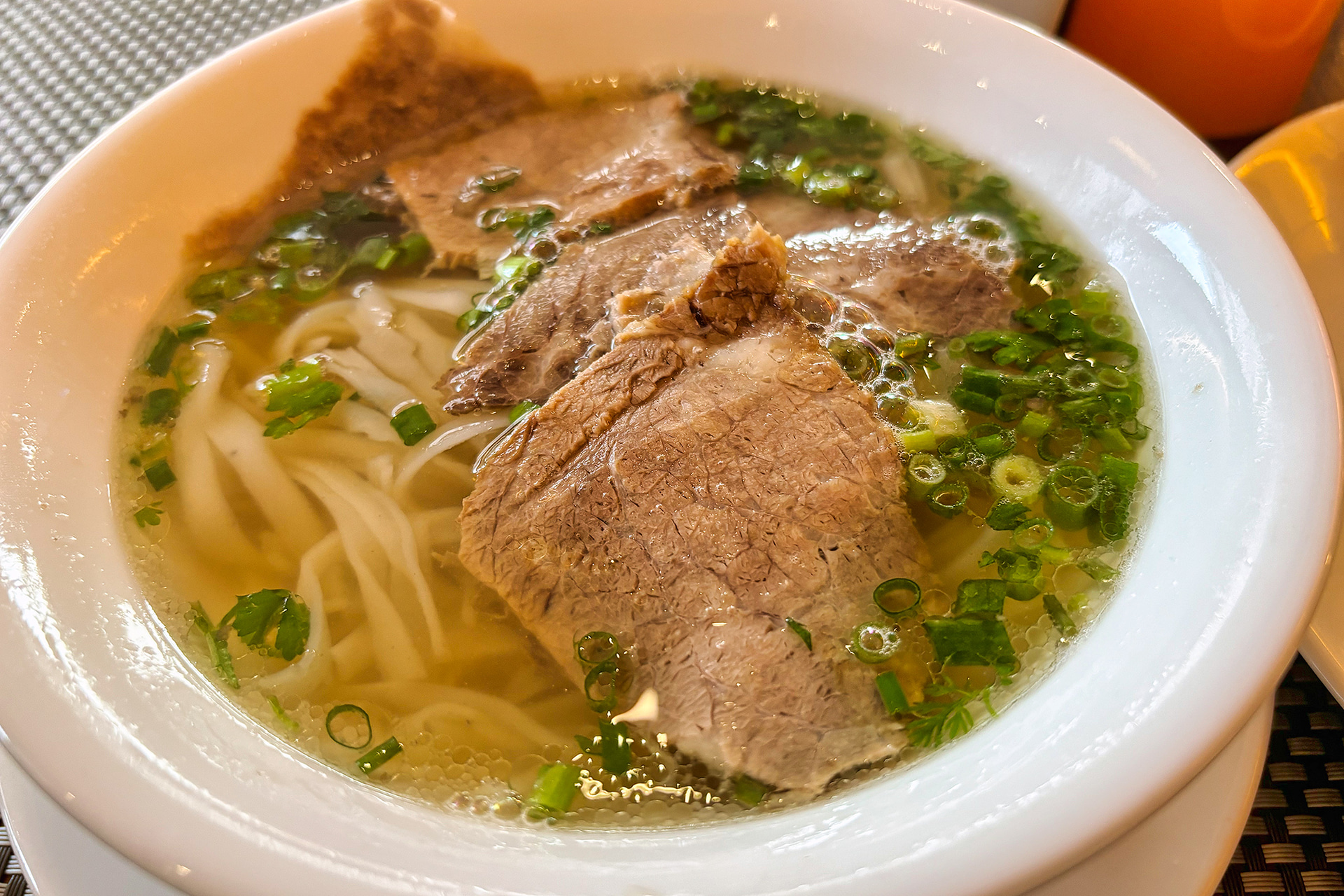 フォーなどのベトナム料理を朝から堪能