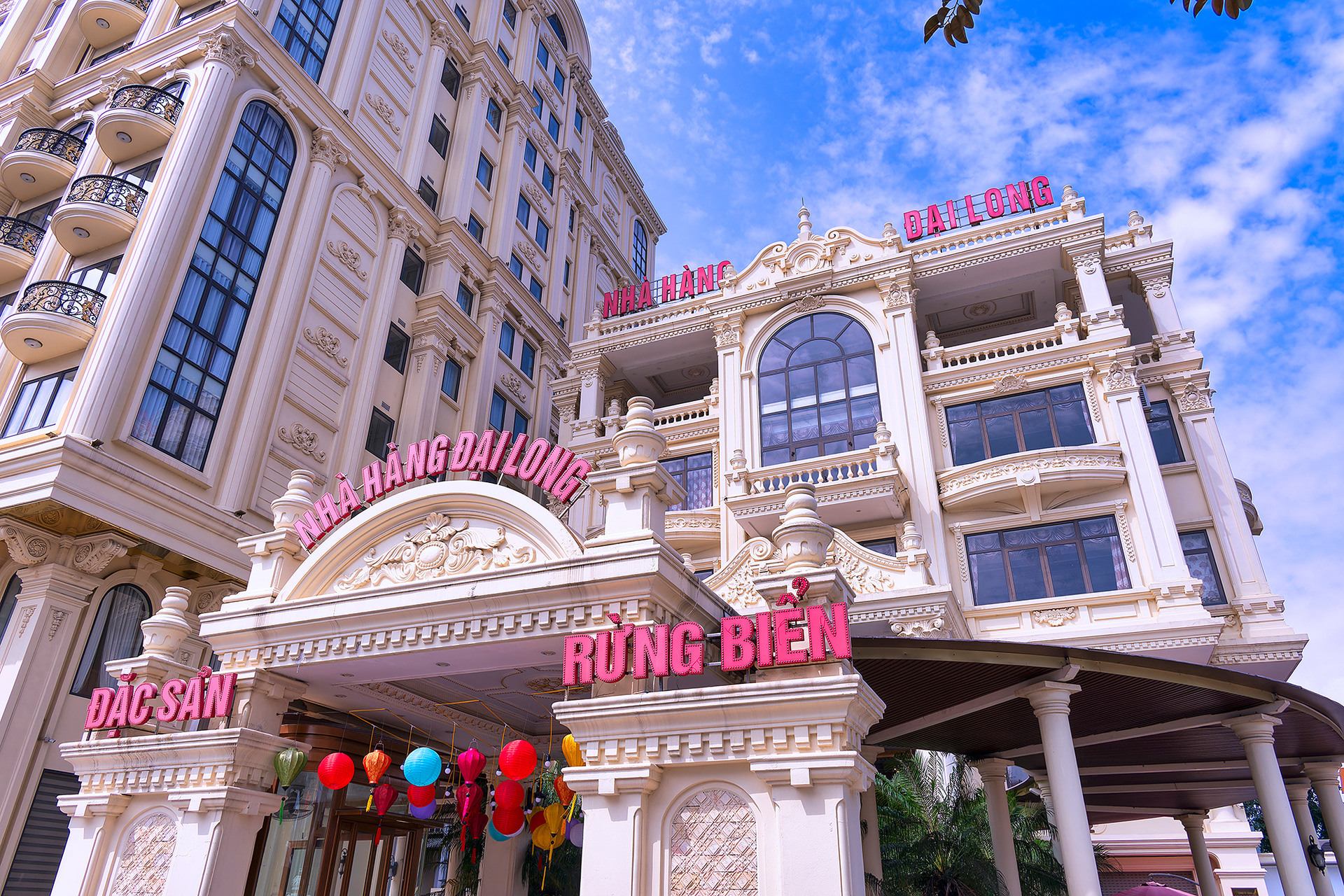 ハロン湾近くに到着後すぐにランチを