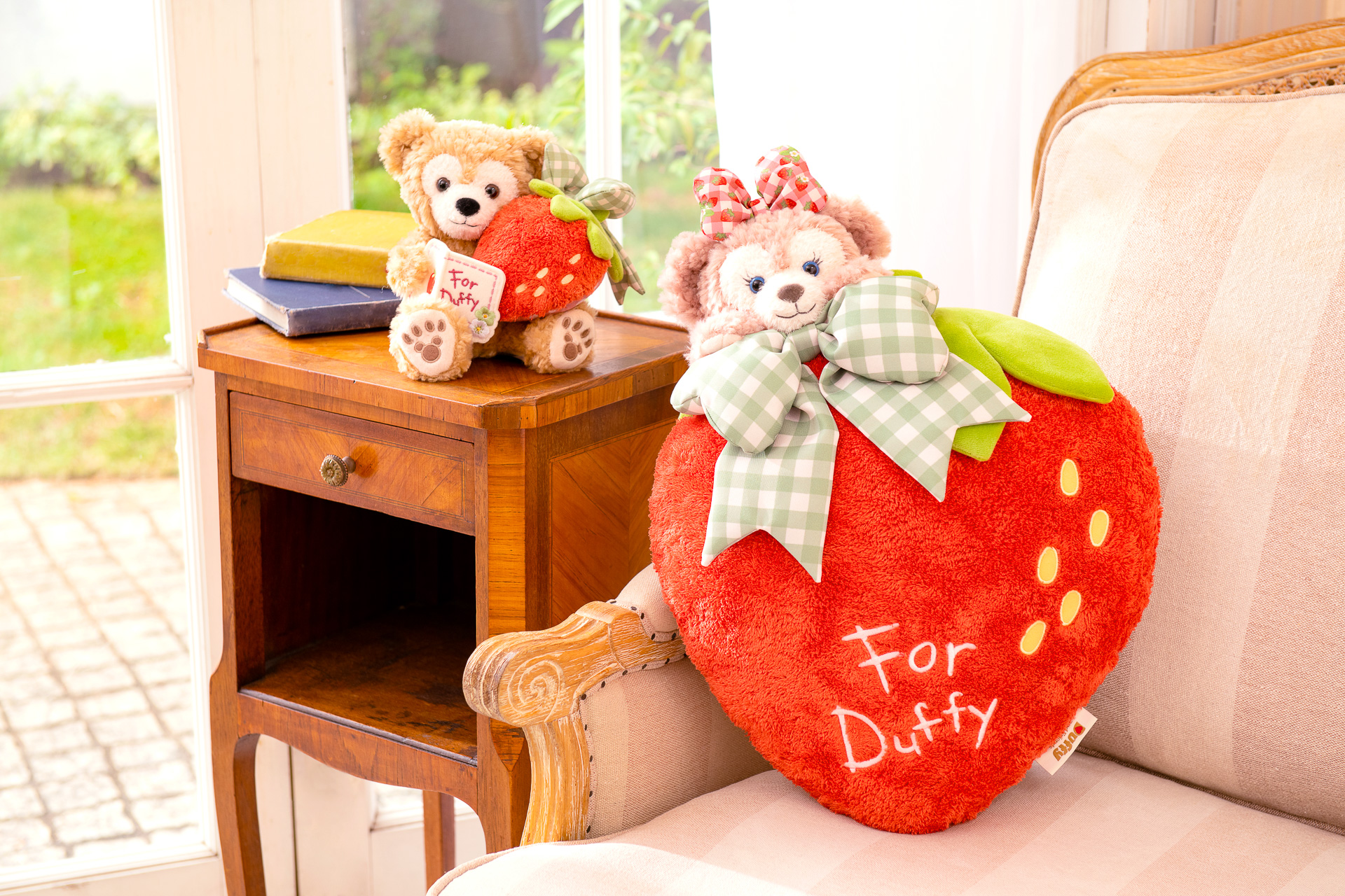 真っ赤ないちごがポイントの「ダフィー＆フレンズ」アイテムは物語のその先も感じる造形です