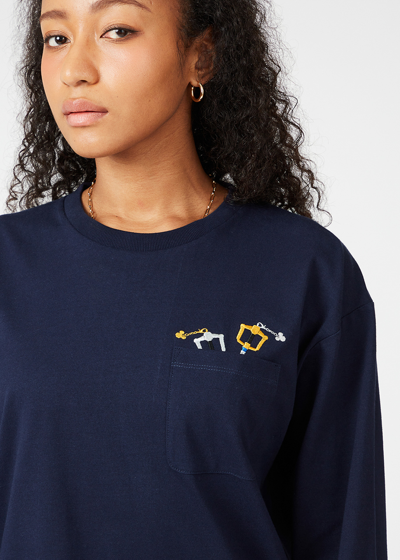 「長袖Tシャツ」（4900円）