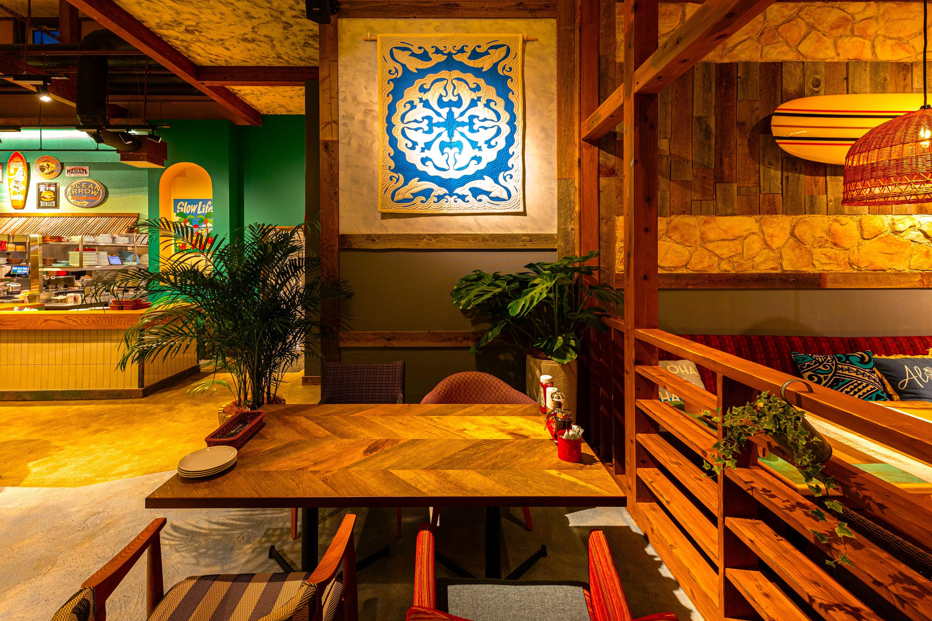 高い吹き抜けの開放的な空間