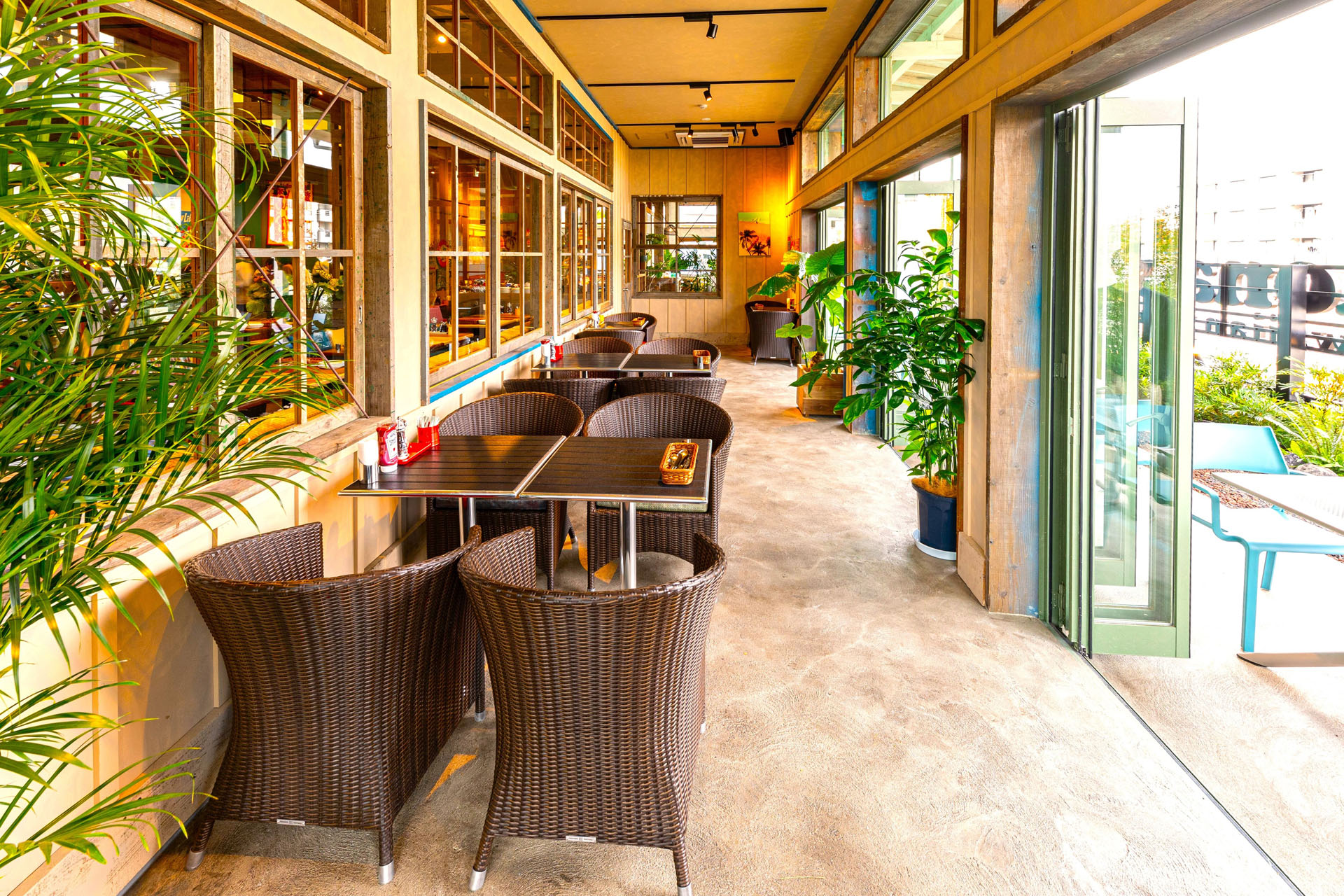 テラス席とインナーテラス席