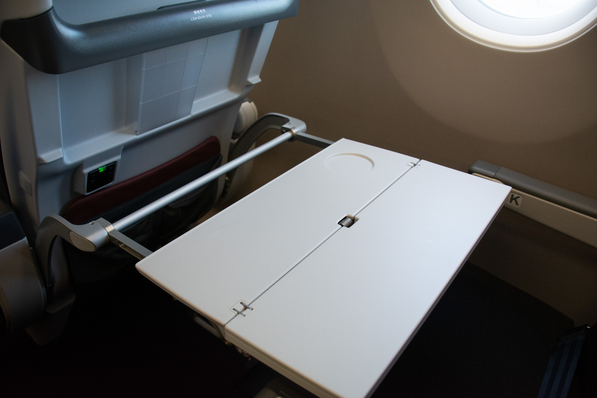 縦に5cmほど大きくなった折りたたみ式テーブル