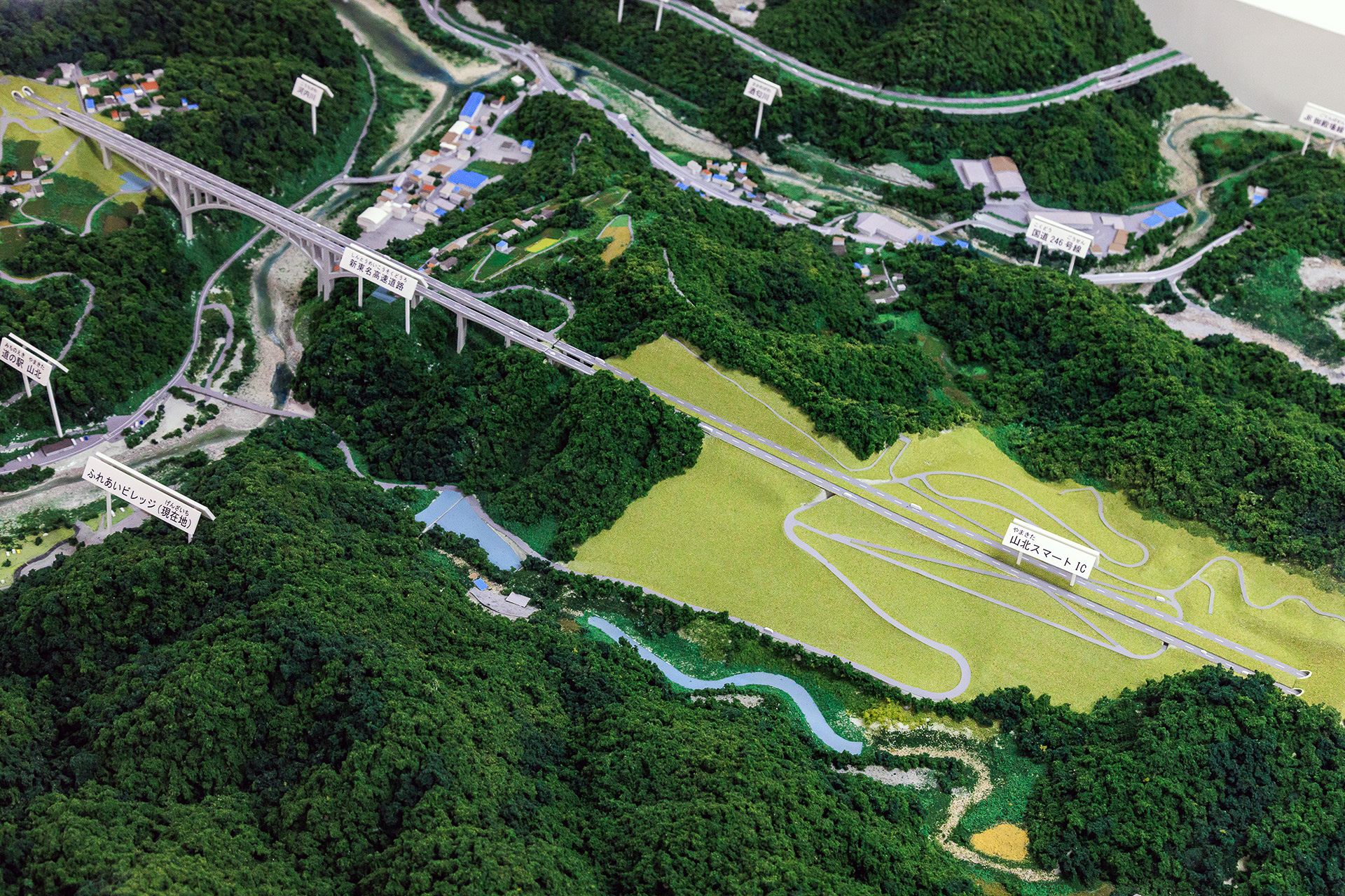 河内川橋から新御殿場方面へ向かうとすぐに山北スマートICがある