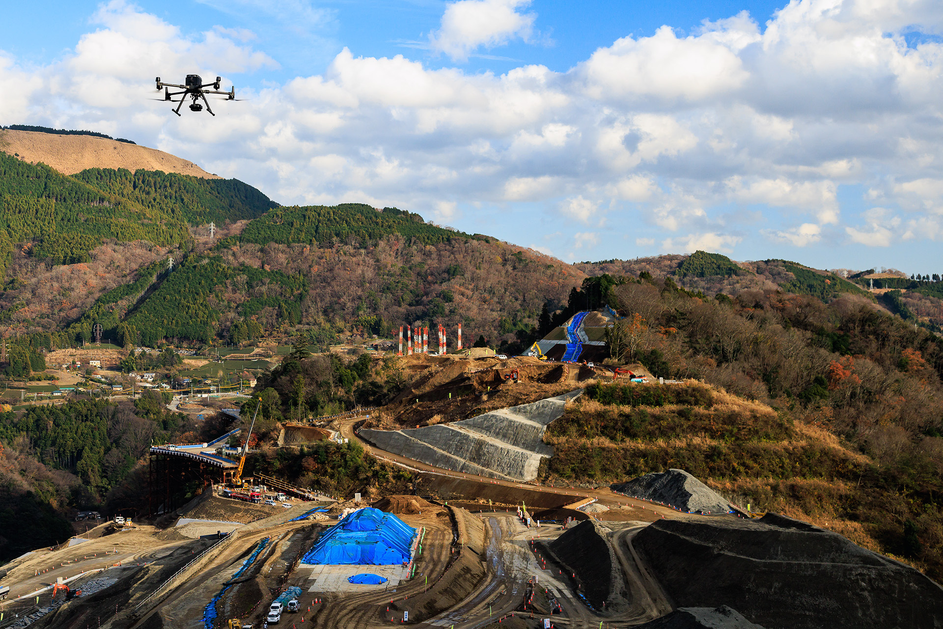 ドローンによる測量により大幅な省力化を実現