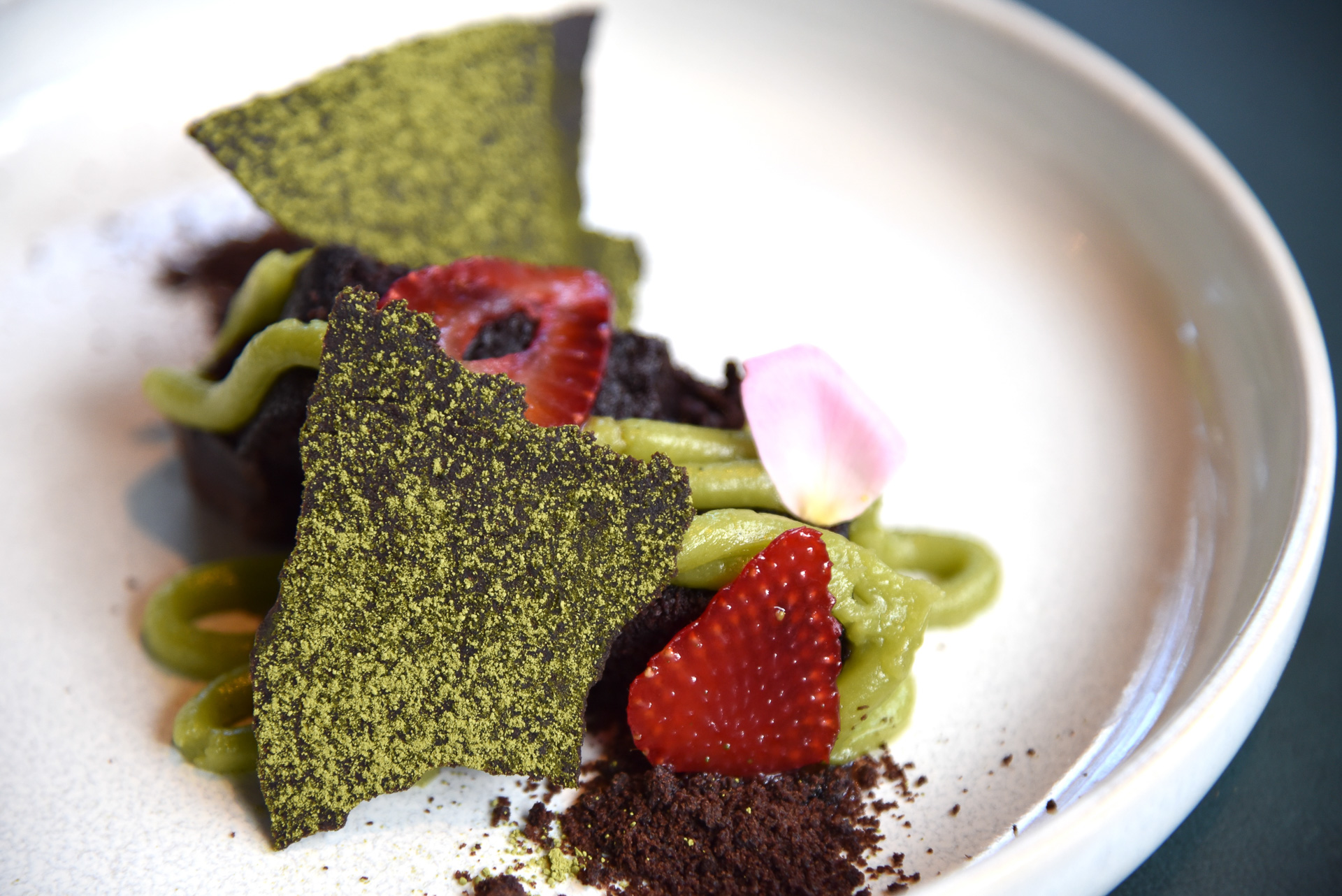 「Chocolate Cake Strawberry/matcha icing」