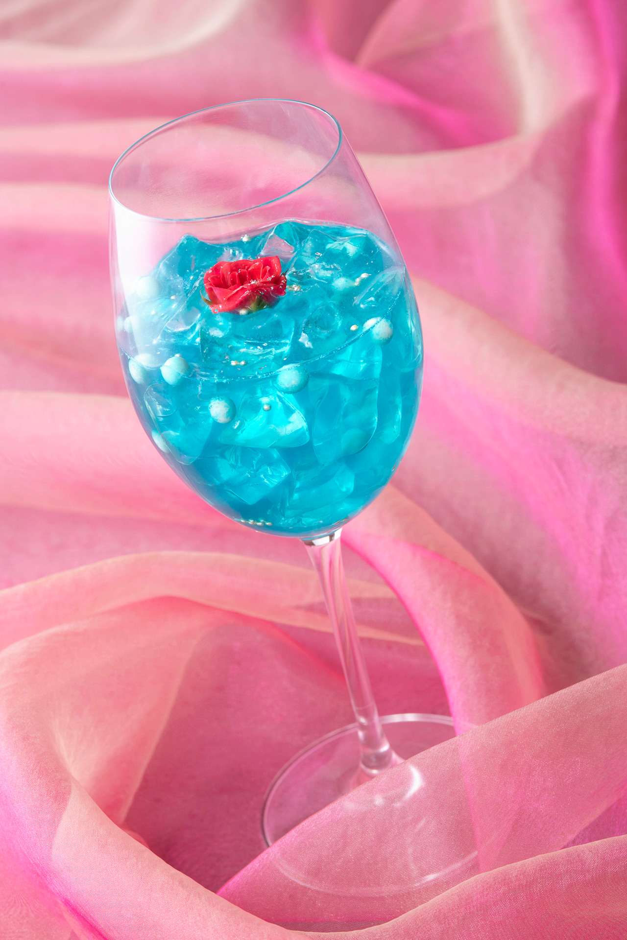 「エンパイア・グリル」の「ディズニー・パルパルーザ “ミニーのファンダーランド” スペシャルドリンク」（1500円）