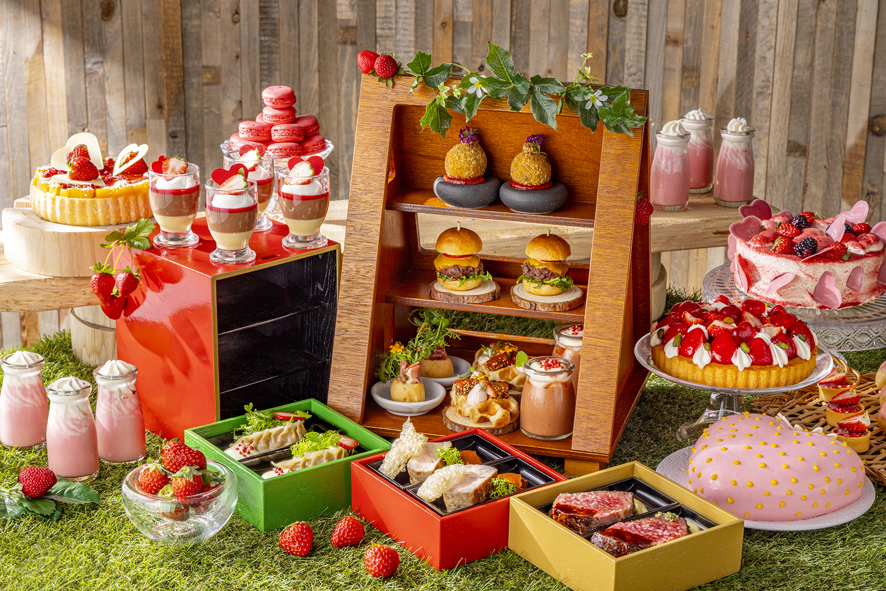 ヒルトン東京で「お肉アフタヌーンwithストロベリースイーツ」実施