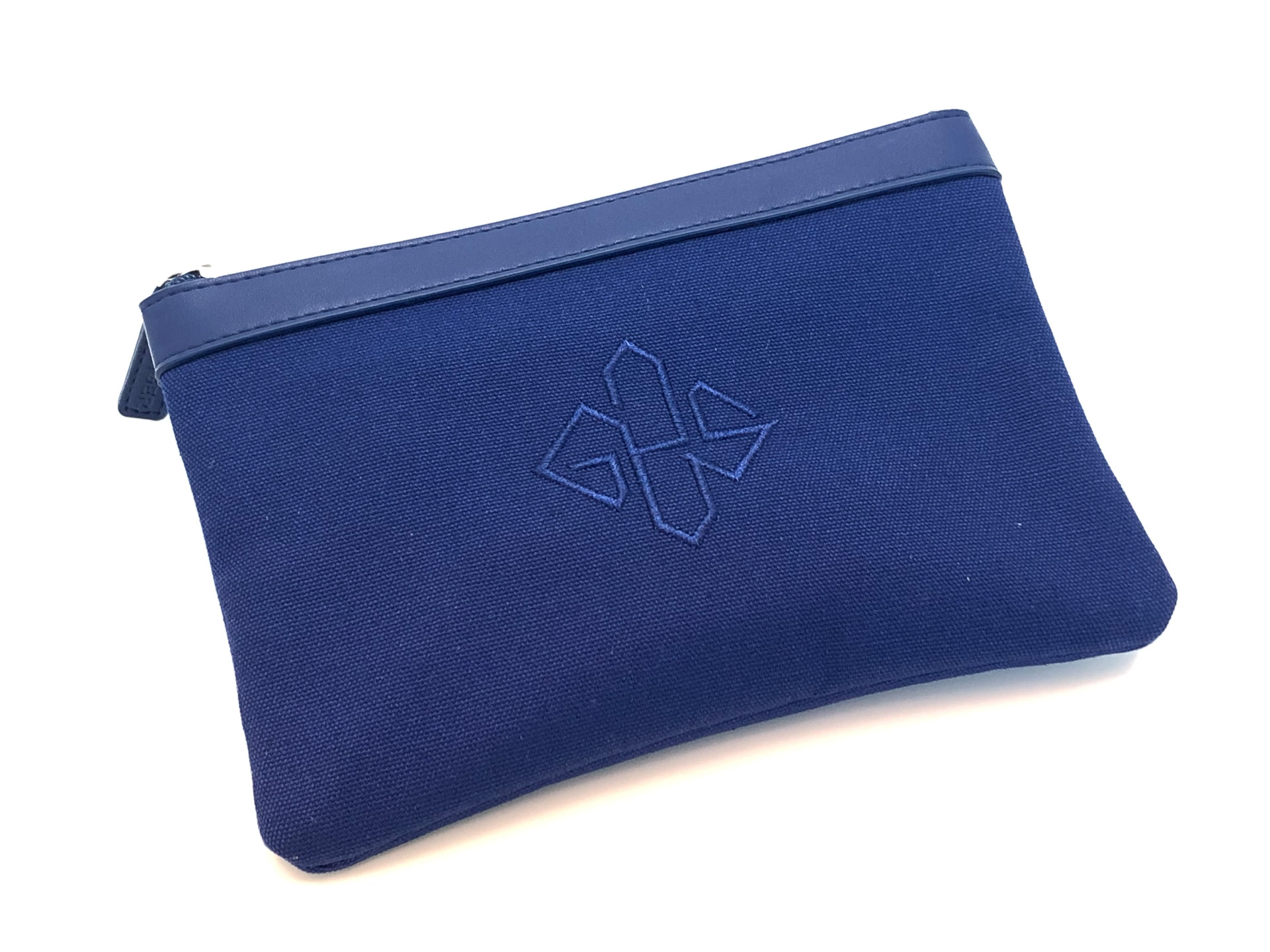 エッティンガーのアメニティポーチ（ビジネスクラス）