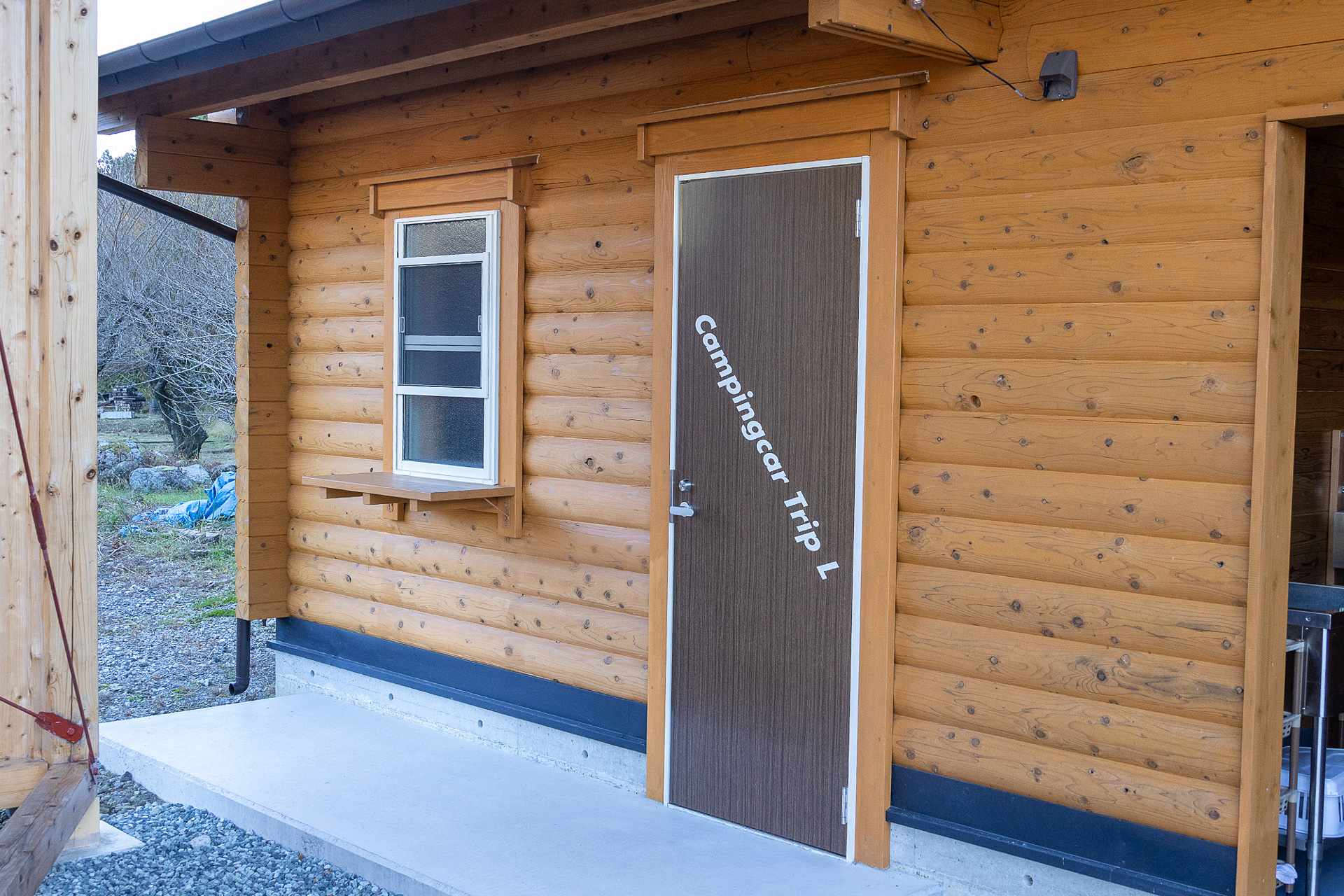 キャンピングカートリップLは基本的に無人での営業。チェックインやチェックアウトはこのあと紹介する手順で行なう