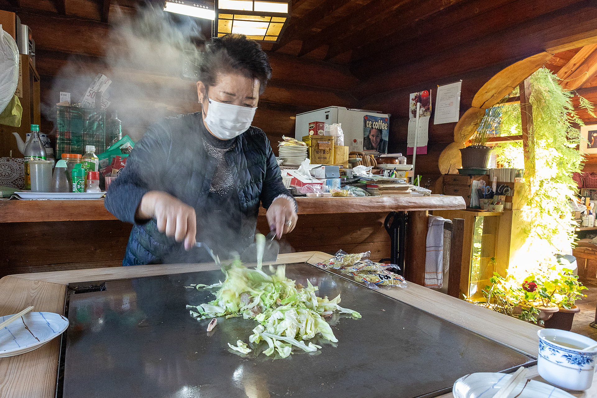 女性店主がひとりで切り盛りしている規模のお店なので、訪れる方もお店に協力するような気持ちを持っていった方が楽しい食事ができるだろう