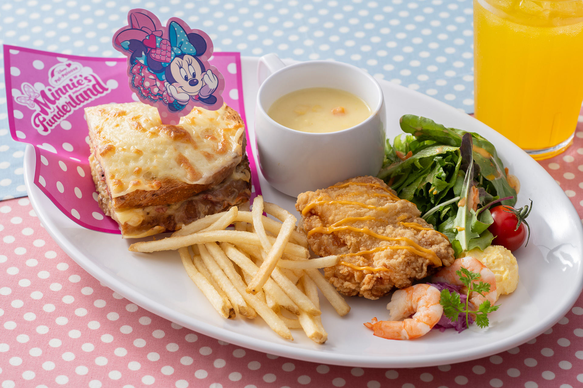 「ミニーのキュートクラシックセット」（1980円）