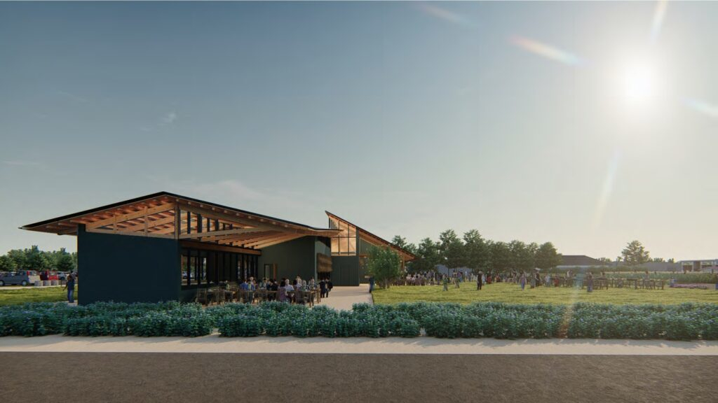 施設裏側には屋外席や農園が