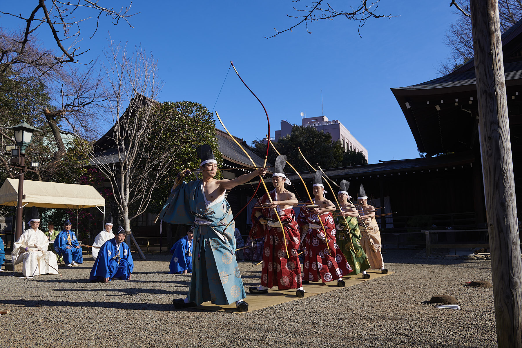 弓始めの儀式「新春弓始め三々九手挟式」