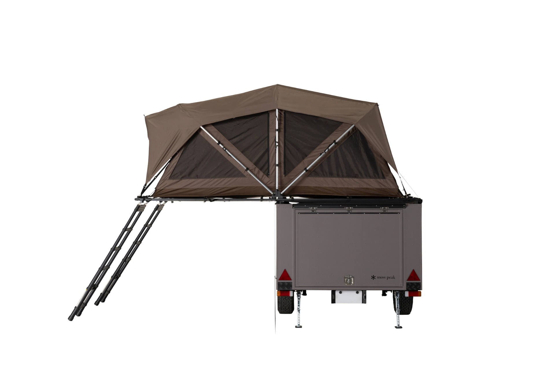 カーゴ・テント展開（背面）