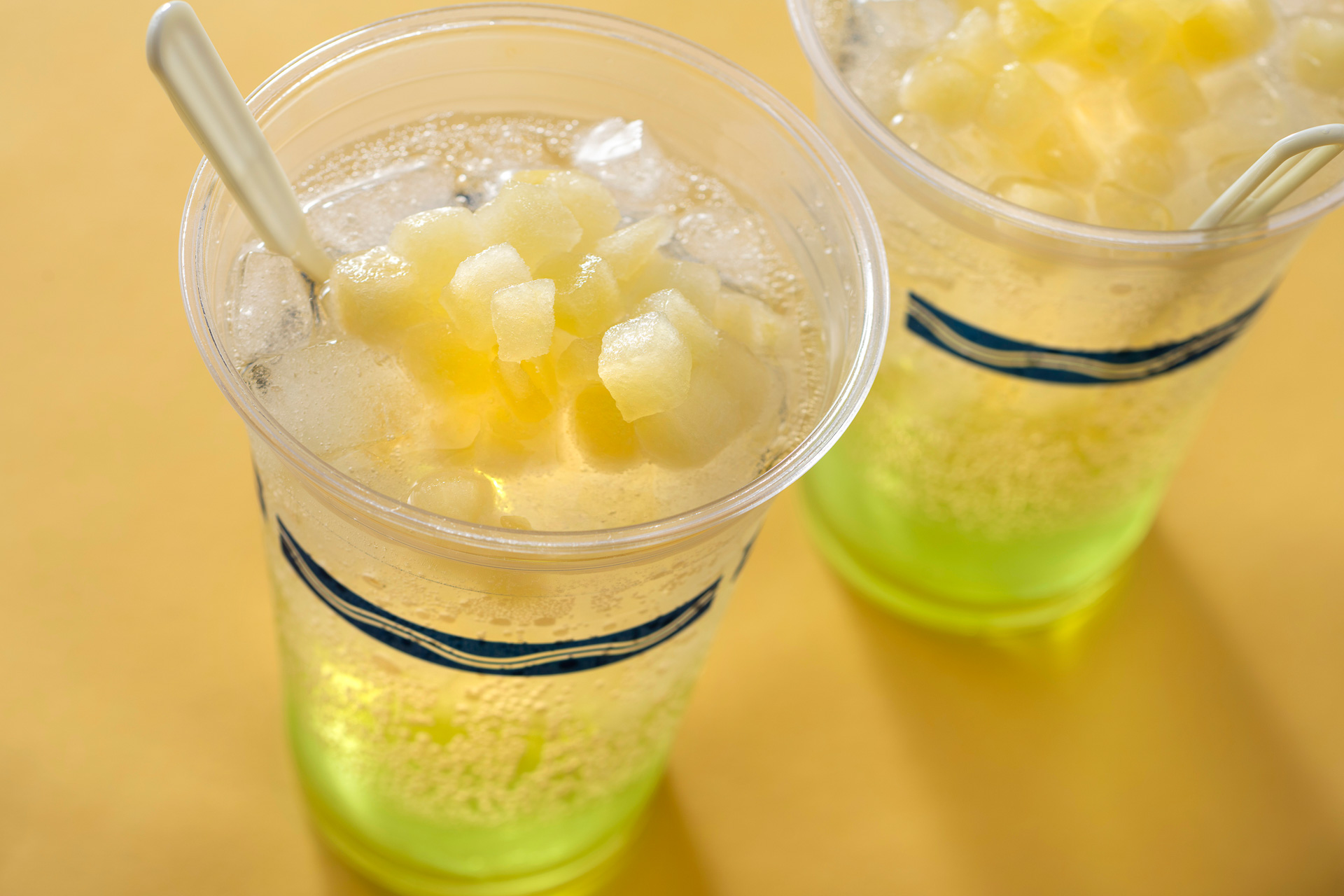 鮮やかなカラーの1杯で祝祭の締めくくりをみんなで乾杯しよう！