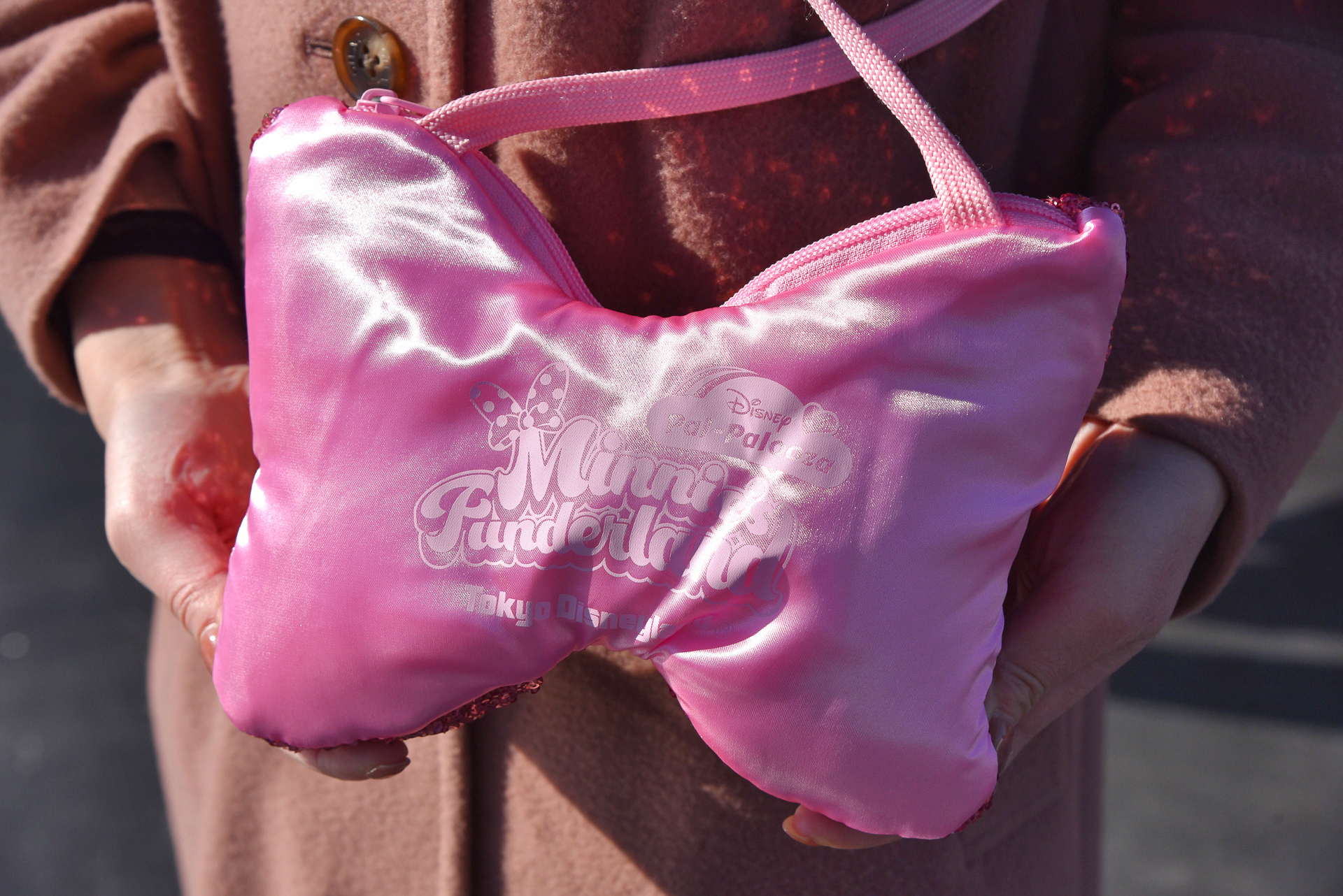 背面にはイベントロゴをデザイン