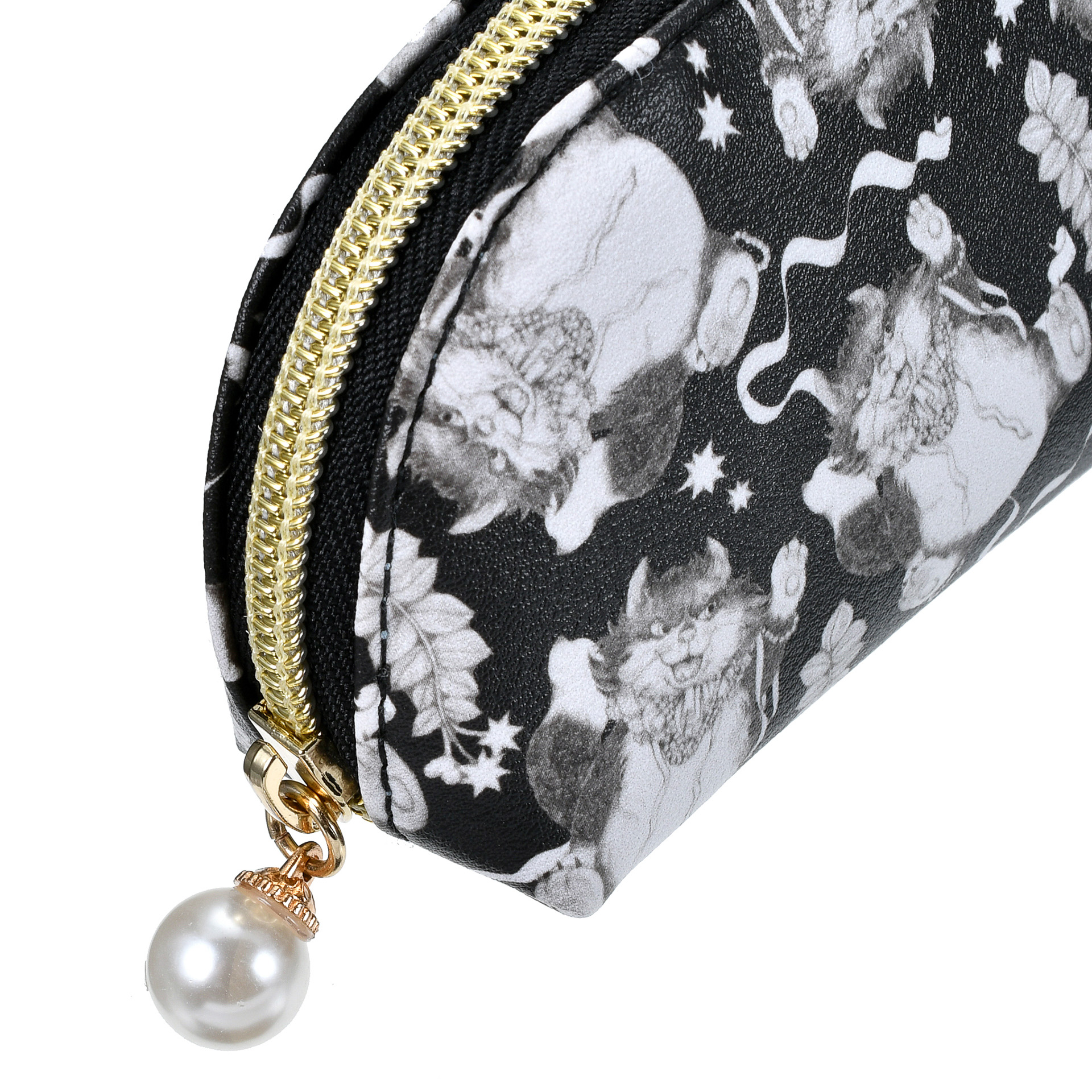 「ペンケース」（3100円）