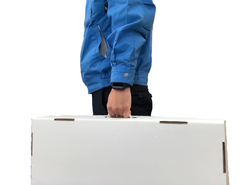 だんぼーる本舗、軽量で簡単に組立できる段ボール製のテーブルとイスを