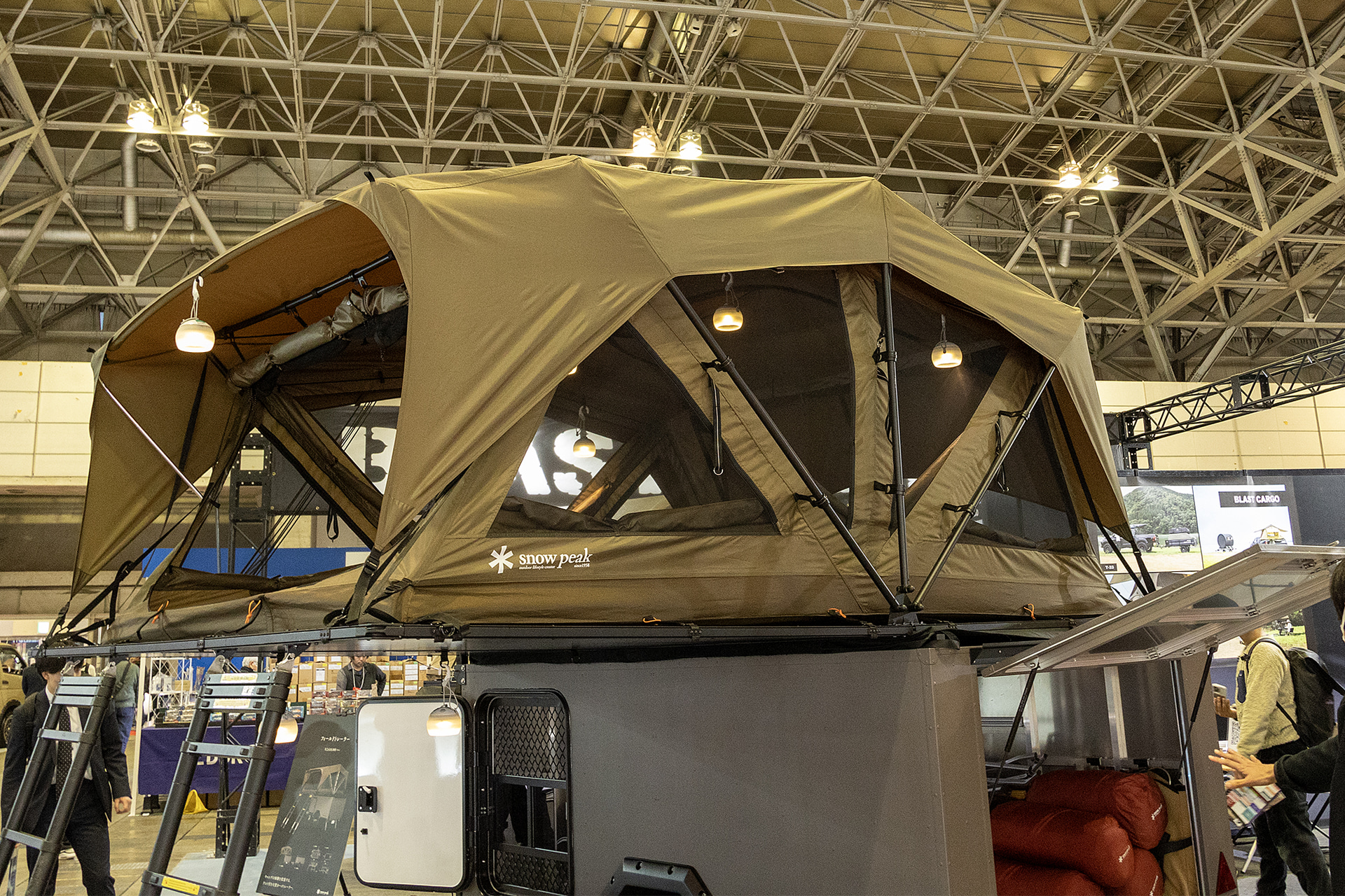 幕がフレームから容易に外せる構造なので、濡れたときの乾燥など手入れがしやすい