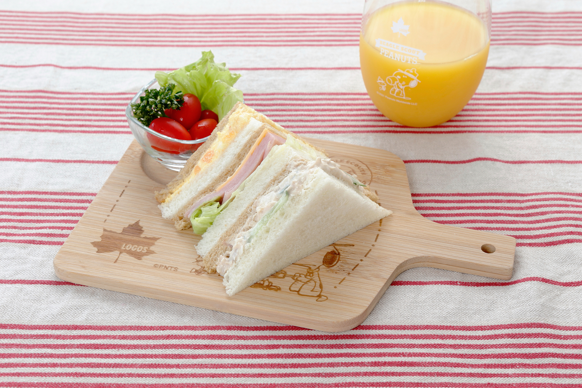 料理を盛り付ければおしゃれでかわいい食卓に。同誌では自宅やアウトドアで楽しめるお手軽レシピも紹介