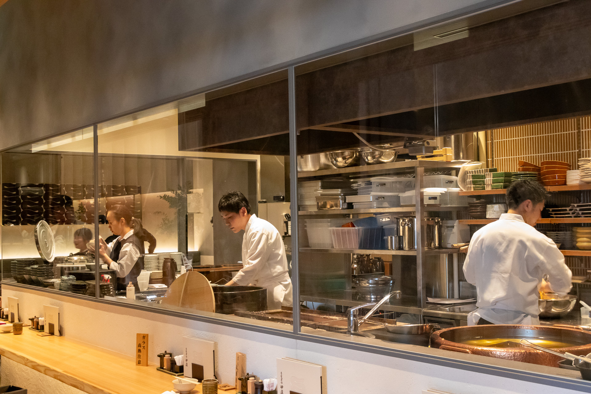 「うなぎの中庄」は昭和7年創業の食材卸問屋の中庄商店がプロデュースしたお店。目利きが仕入れ、熟練職人が手掛けた肉厚のうなぎ料理が楽しめる