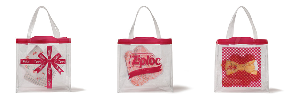 「Ziploc Ribbon ToteBag M」は「デザインバッグ リボン」のMサイズが2つ入る大きさで、価格は4400円。