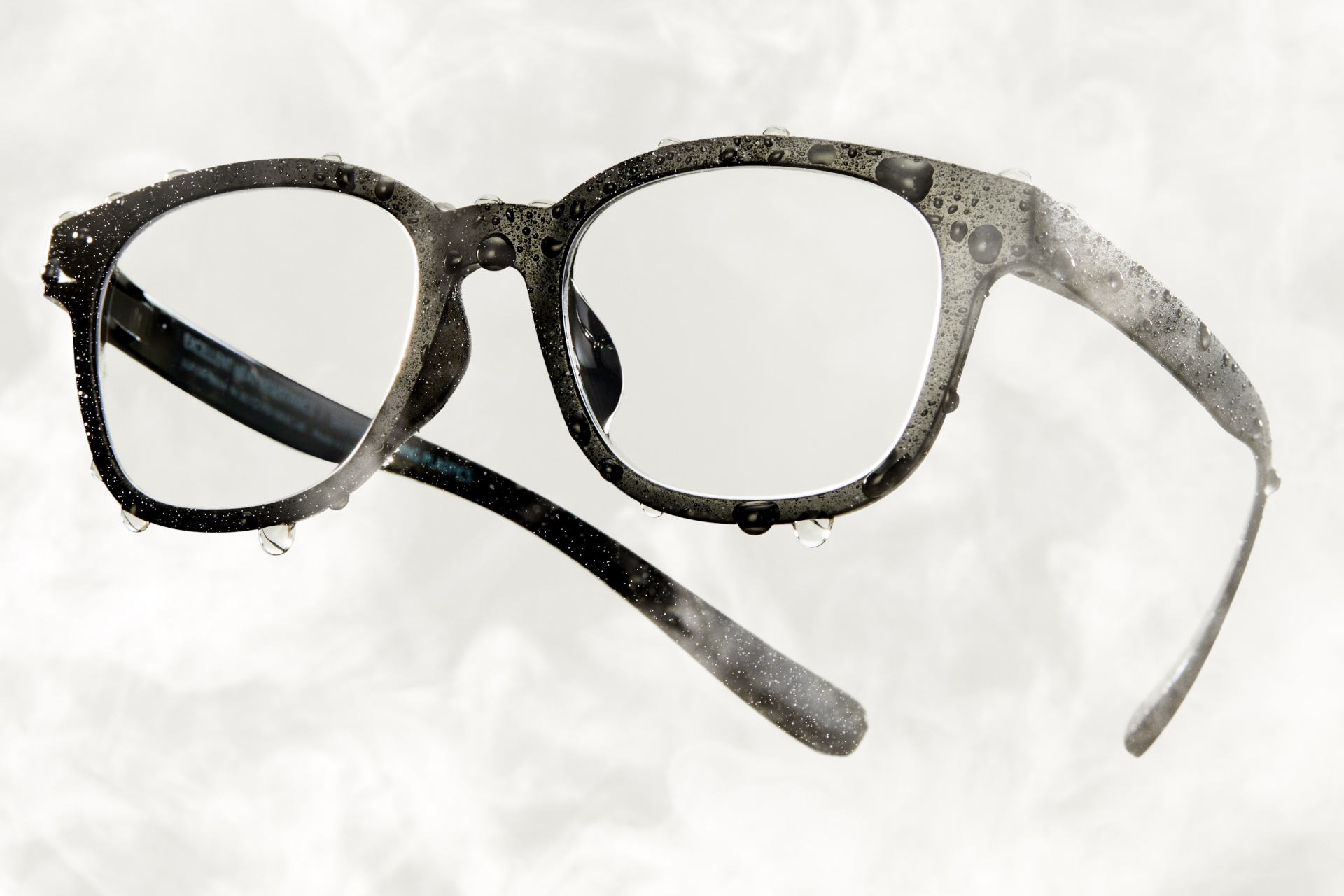 耐熱くもり止めレンズは左右差や乱視にも対応