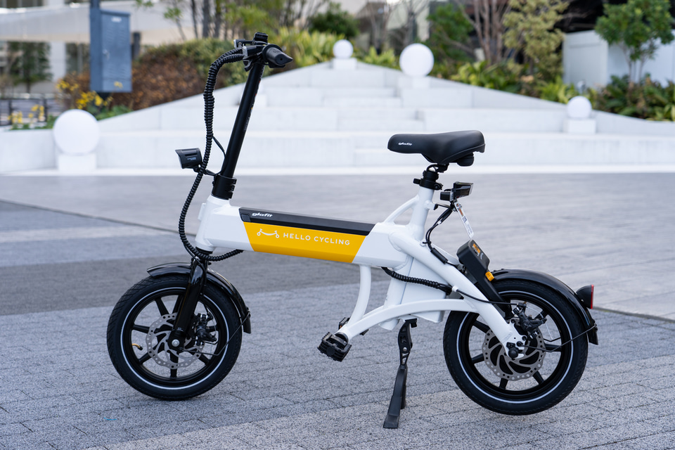 見た目は自転車！ HELLO CYCLINGが2輪座り乗り「電動サイクル」の 