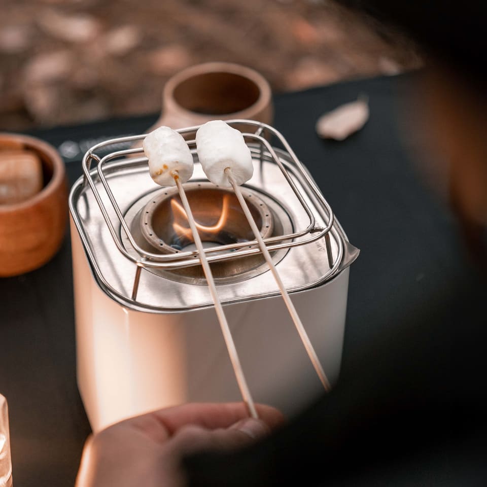 よく燃えて煙も出にくいアウトドア用コンパクトストーブ「Bondstove