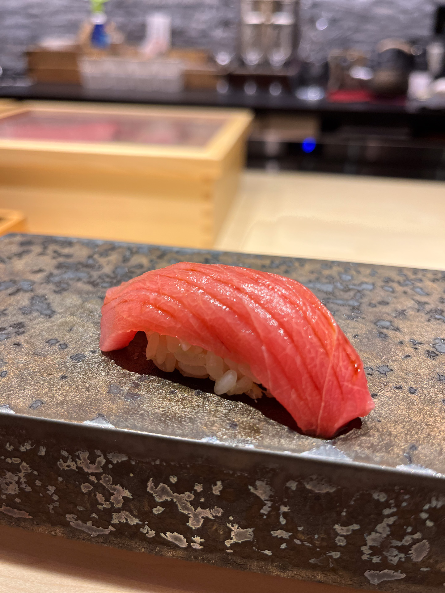 甘味と旨みがとろけた中トロ