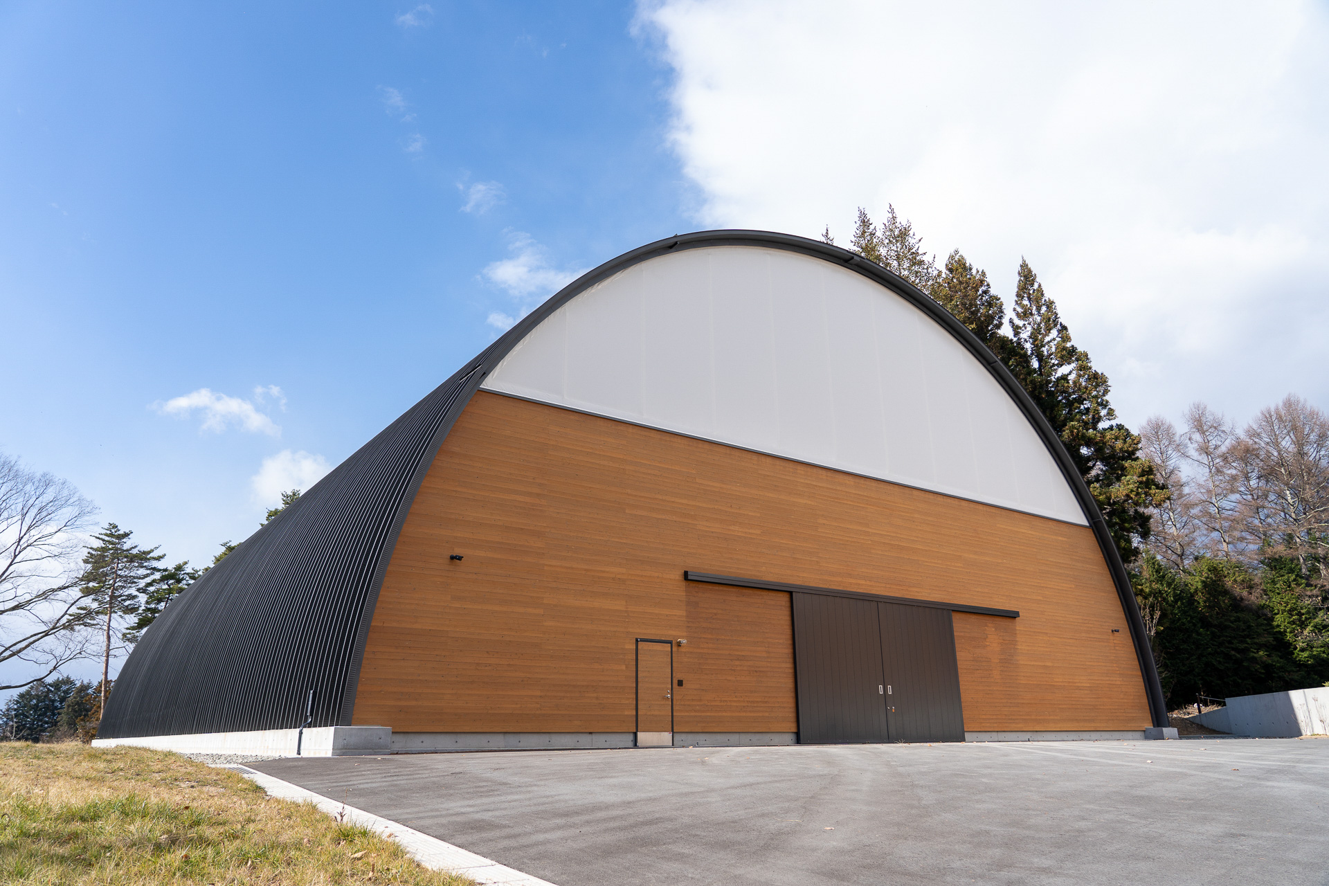 熟成前のウィスキー原酒「ニューメイク」は、ここで3年間ほど熟成されて琥珀色のウイスキーになります