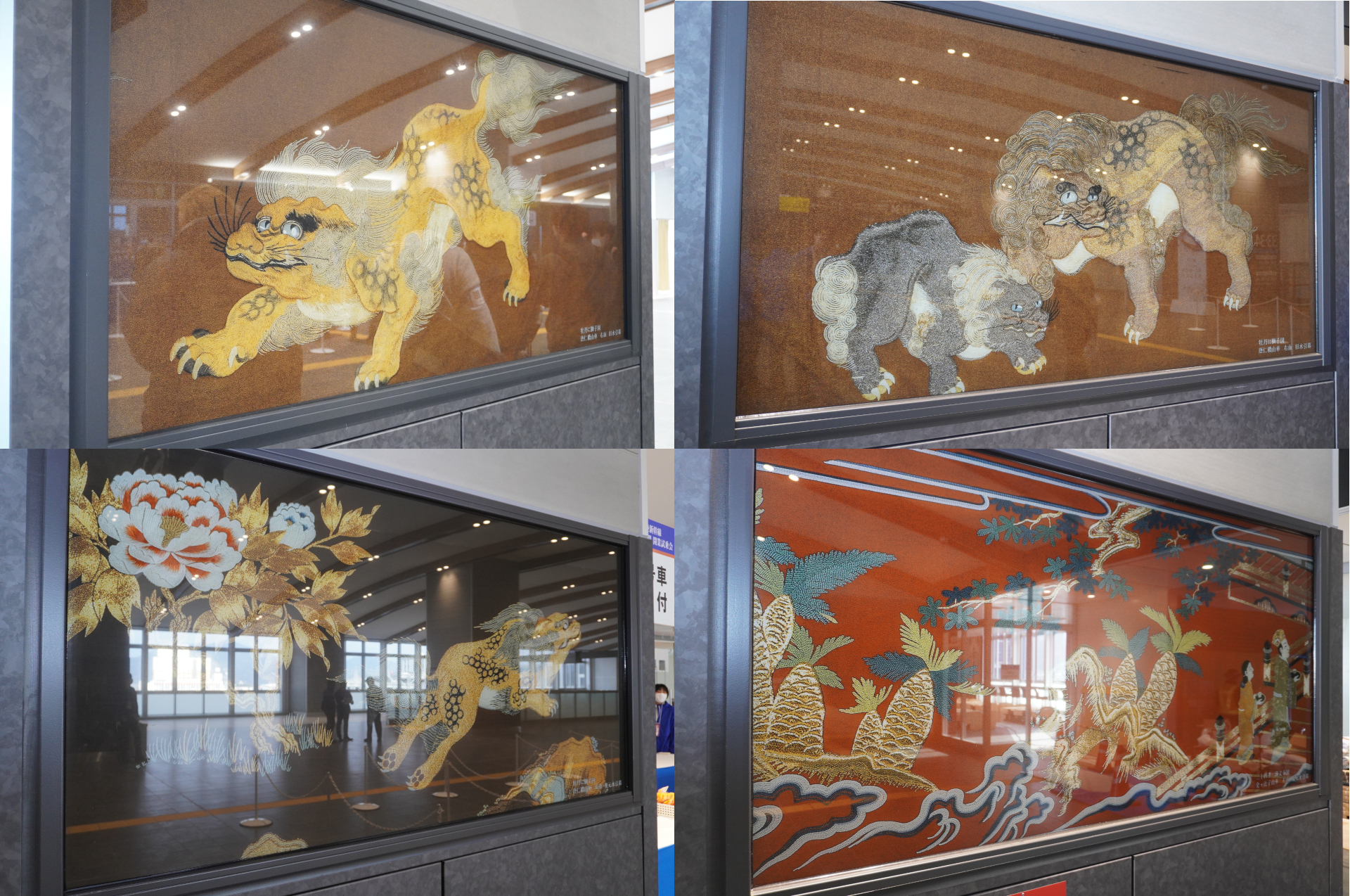 コンコースの柱には「つるがの山車」に飾られるさまざまな水引幕を展示