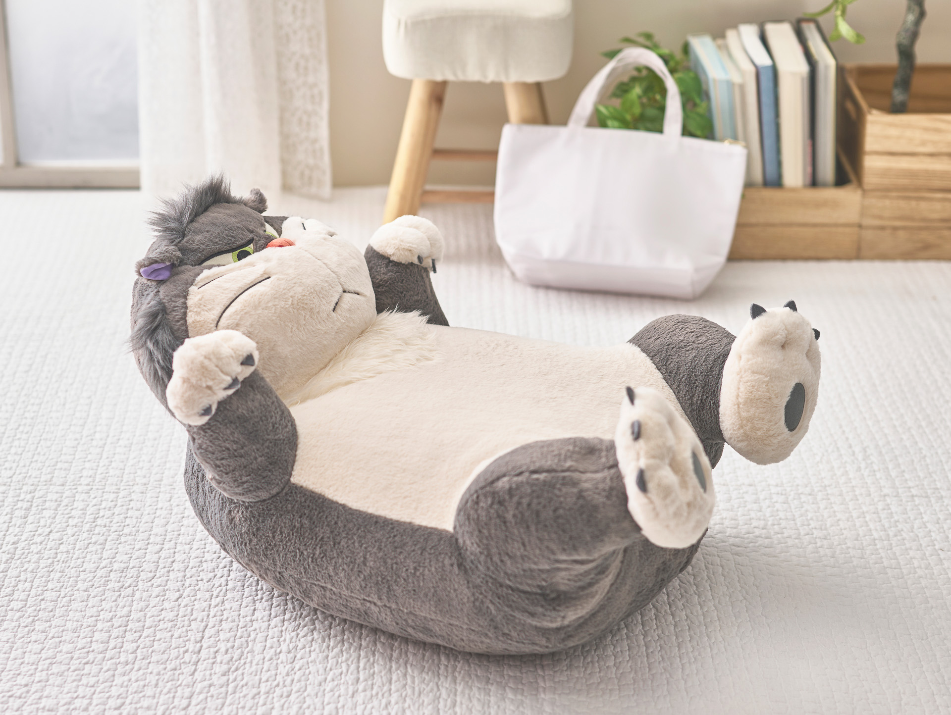 「クッション」（2万5000円）