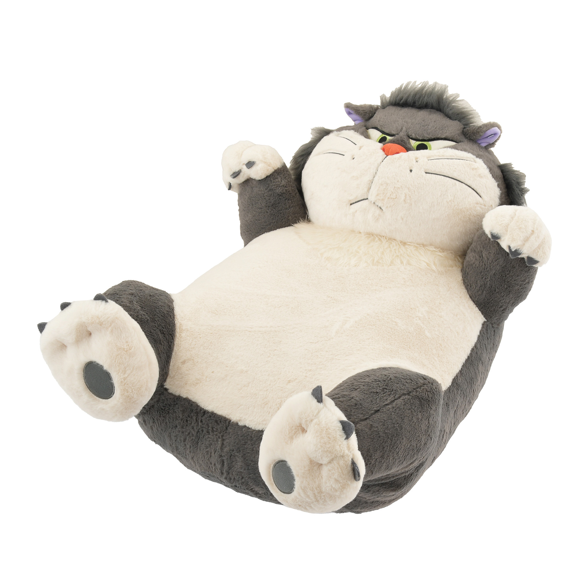 ルシファーの立派なお腹に頭を乗せてくつろげます