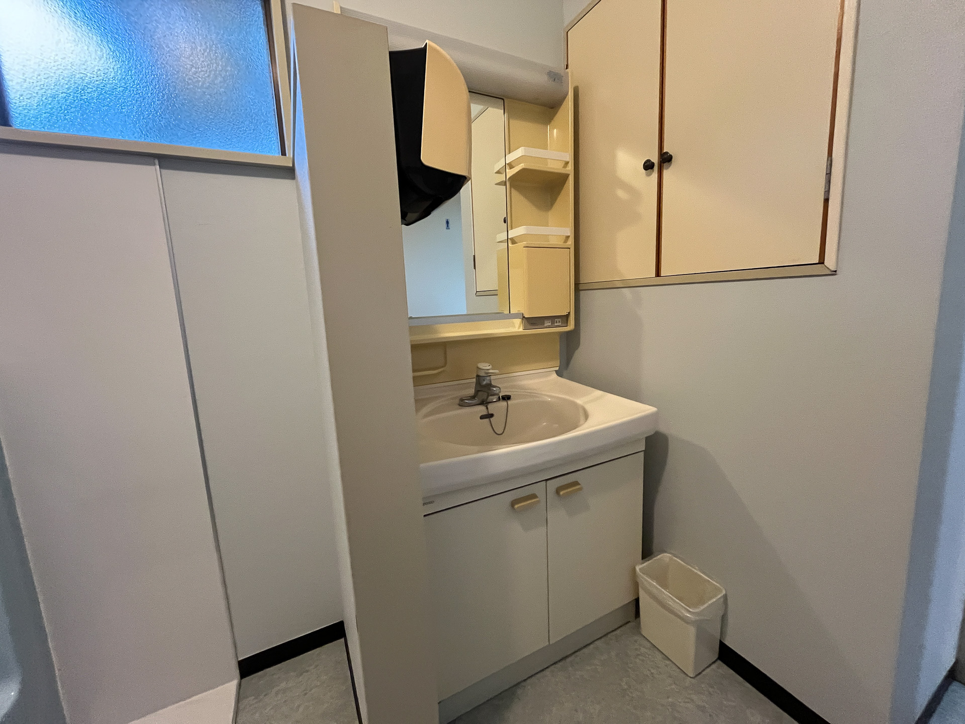 トイレ内には洗面台もある。歯磨きなどもできる