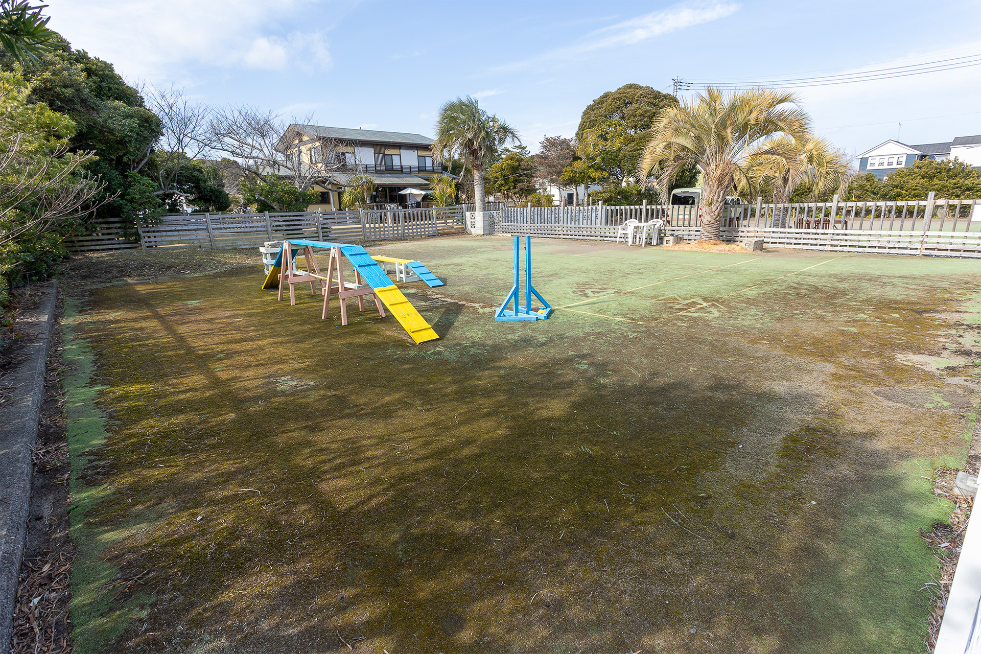 九十九里ビーチライン側からRVパーク横ドッグランを見る