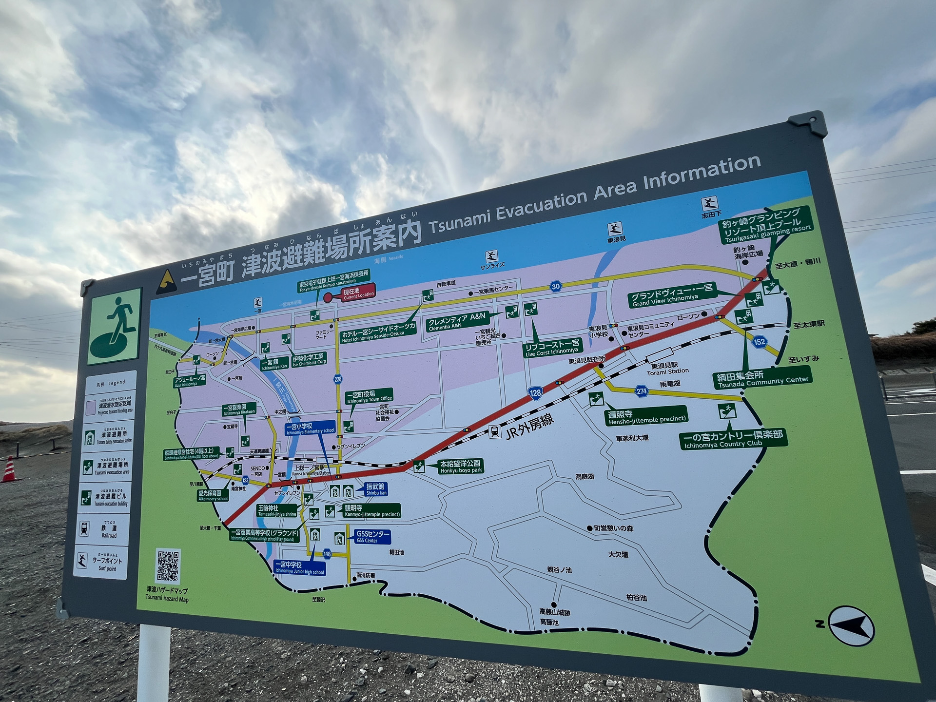 周辺の案内。RVパークの位置をこの地図で言うと、ホテルシーサイドオーツカと記載されているところの「ホテル」の文字があるあたりだ